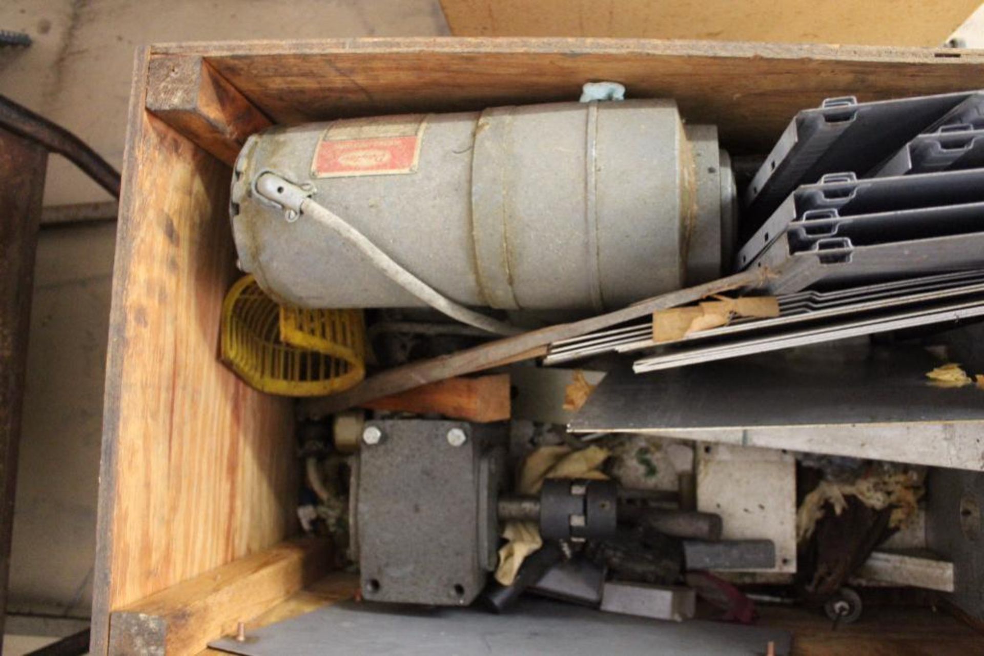 Crate w/ gear reduction drives - Image 3 of 4