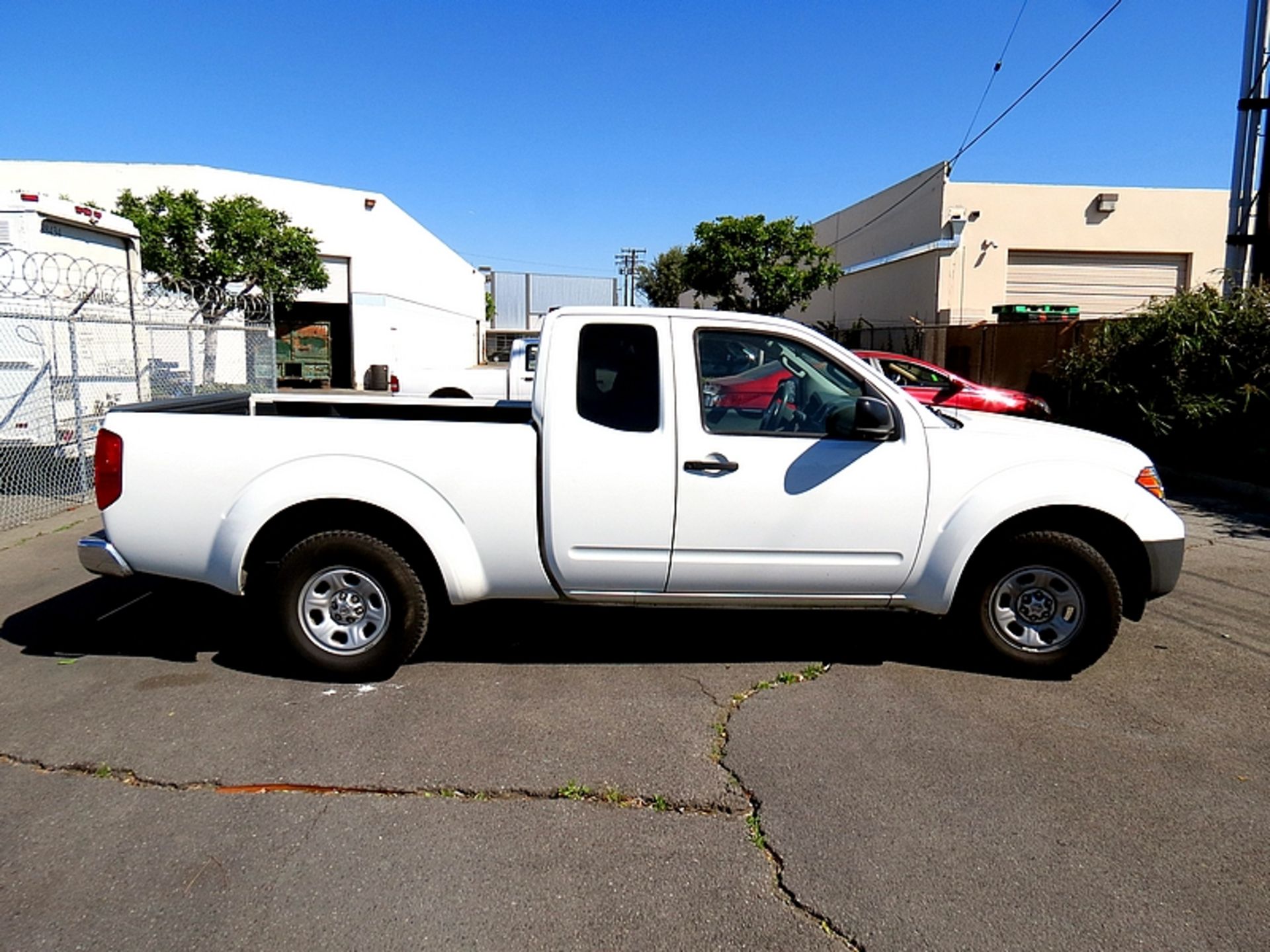 2013 NISAN FRONTIER EXTENDED CAB PICK UP TRUCK MILEAGE 111,815 - Image 4 of 11