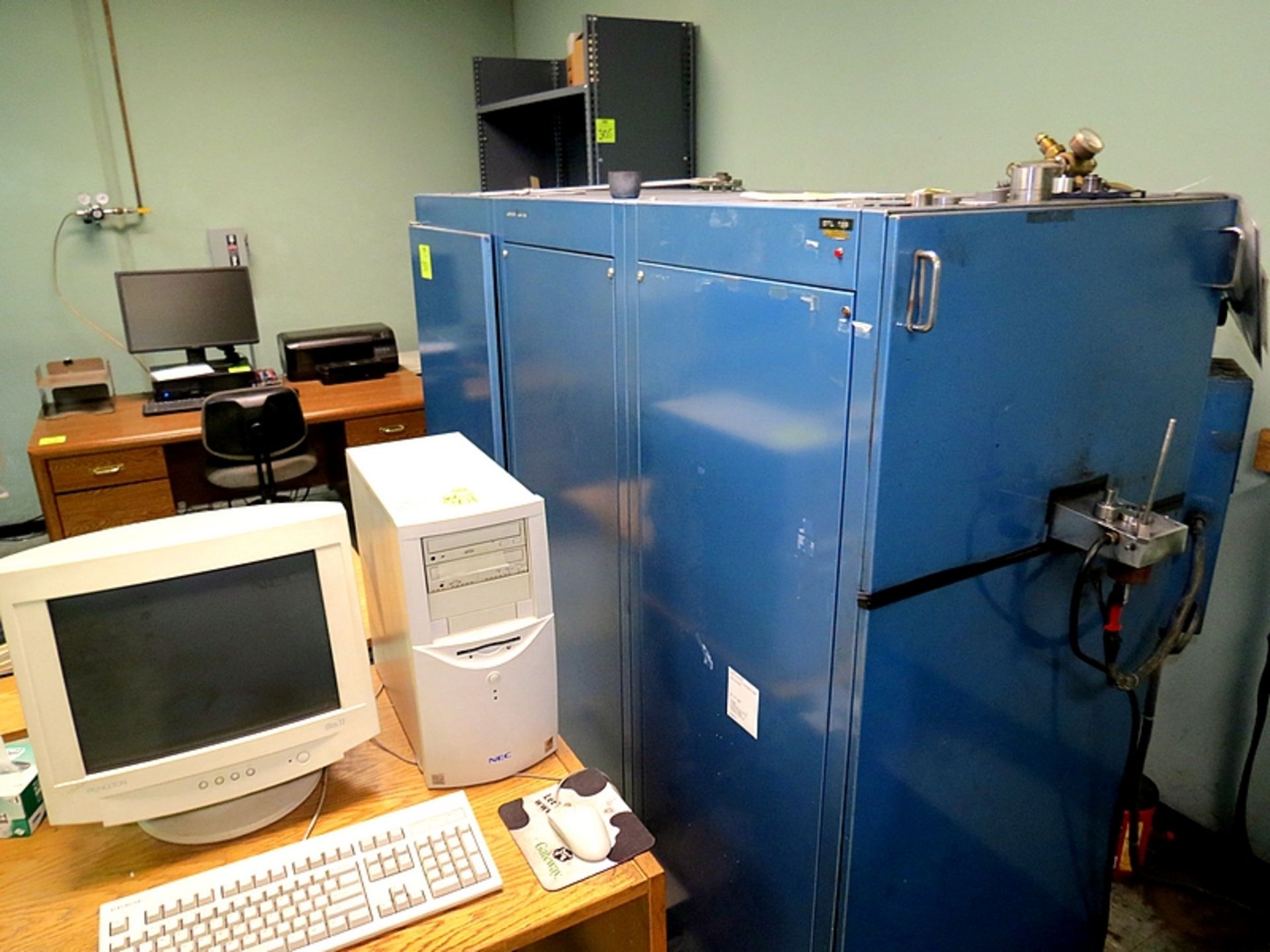 LABTESTER MODEL V25 ANALYZER WITH TRANSOURCE AND NEC CONMPUTER VOLTAGE STABALIZER REPLICATOR - Image 3 of 4