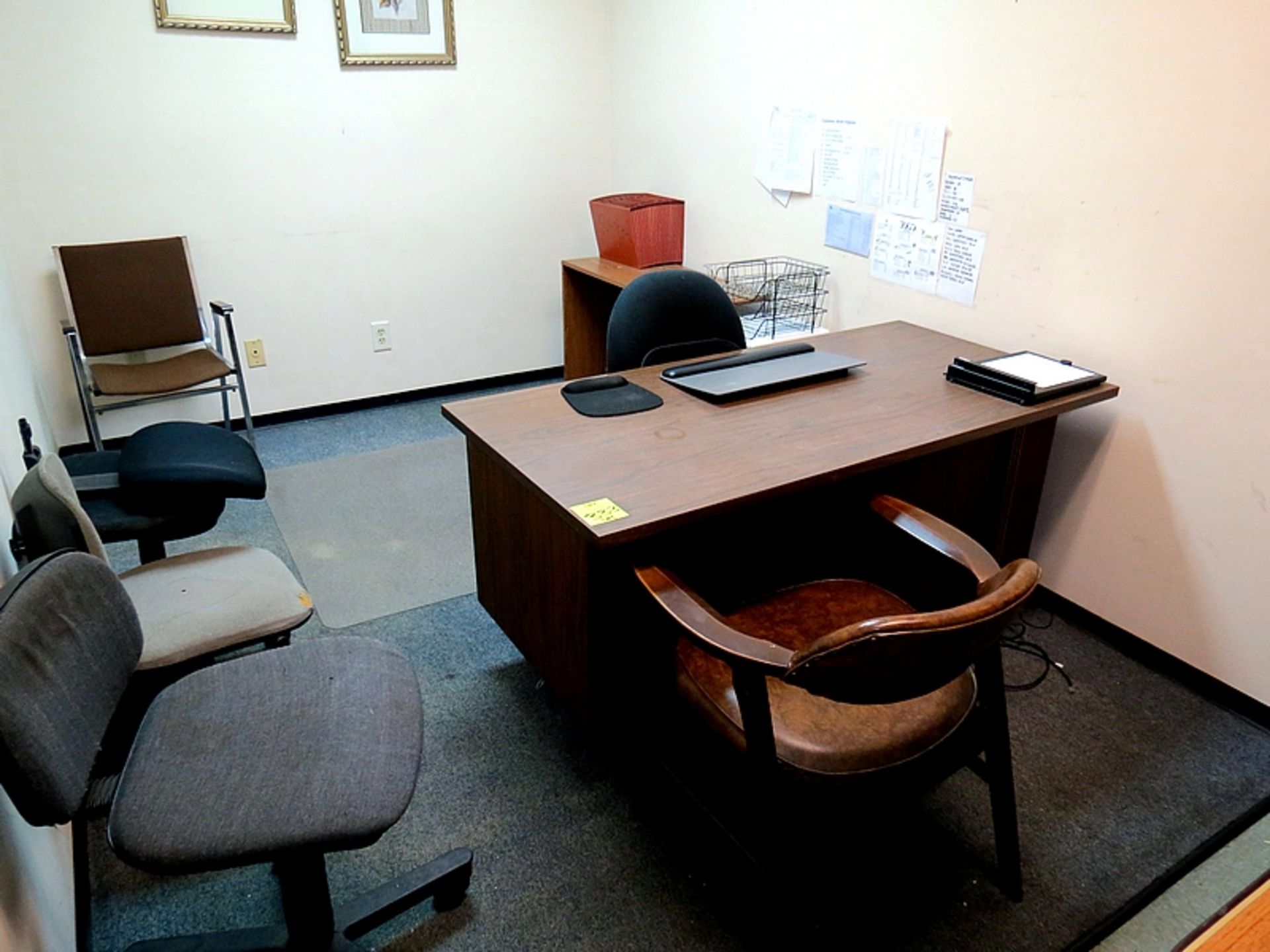 LOT OFFICE FURNITURE