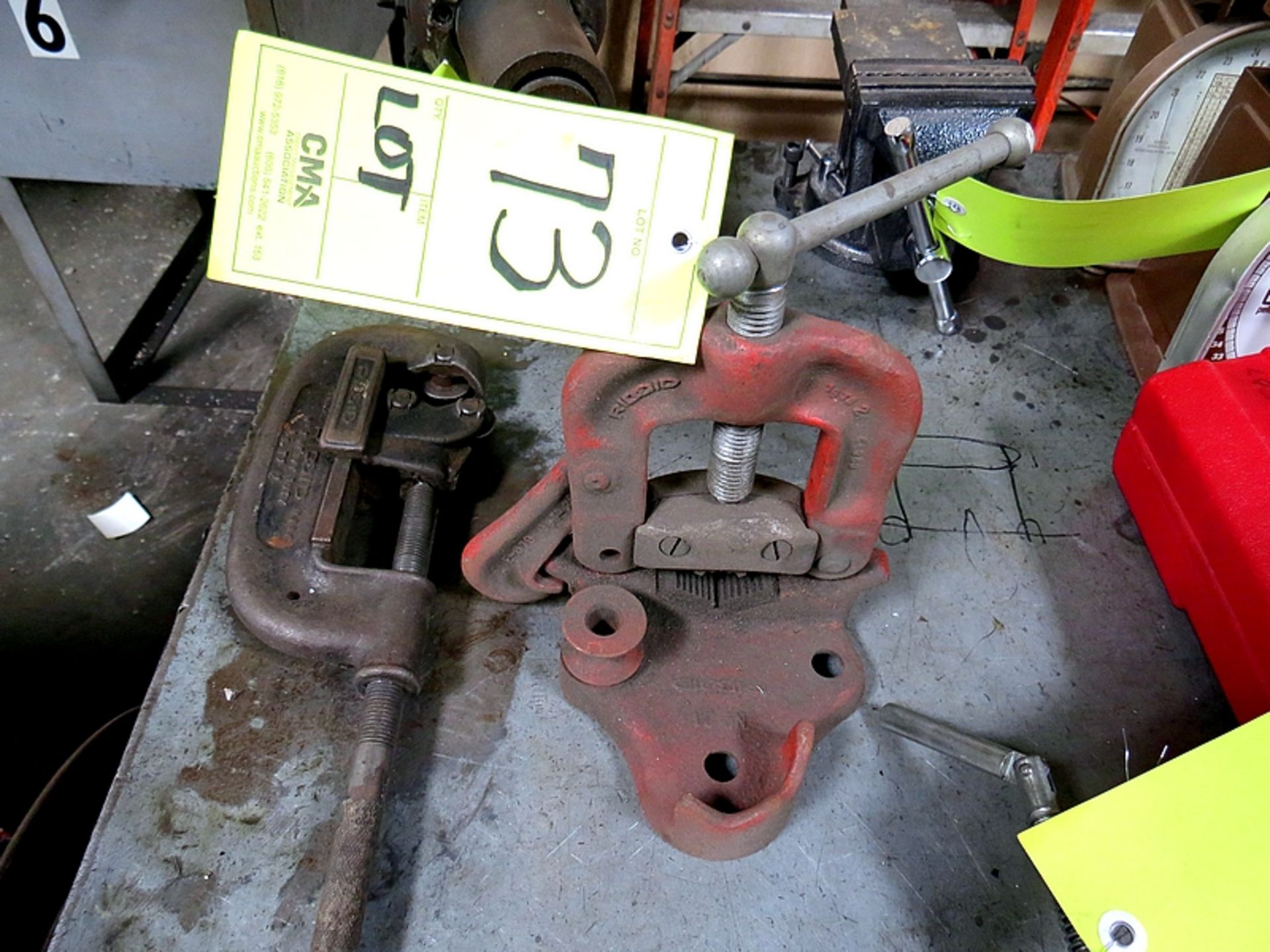 LOT PIPE THREADER & PIPE CUTTER