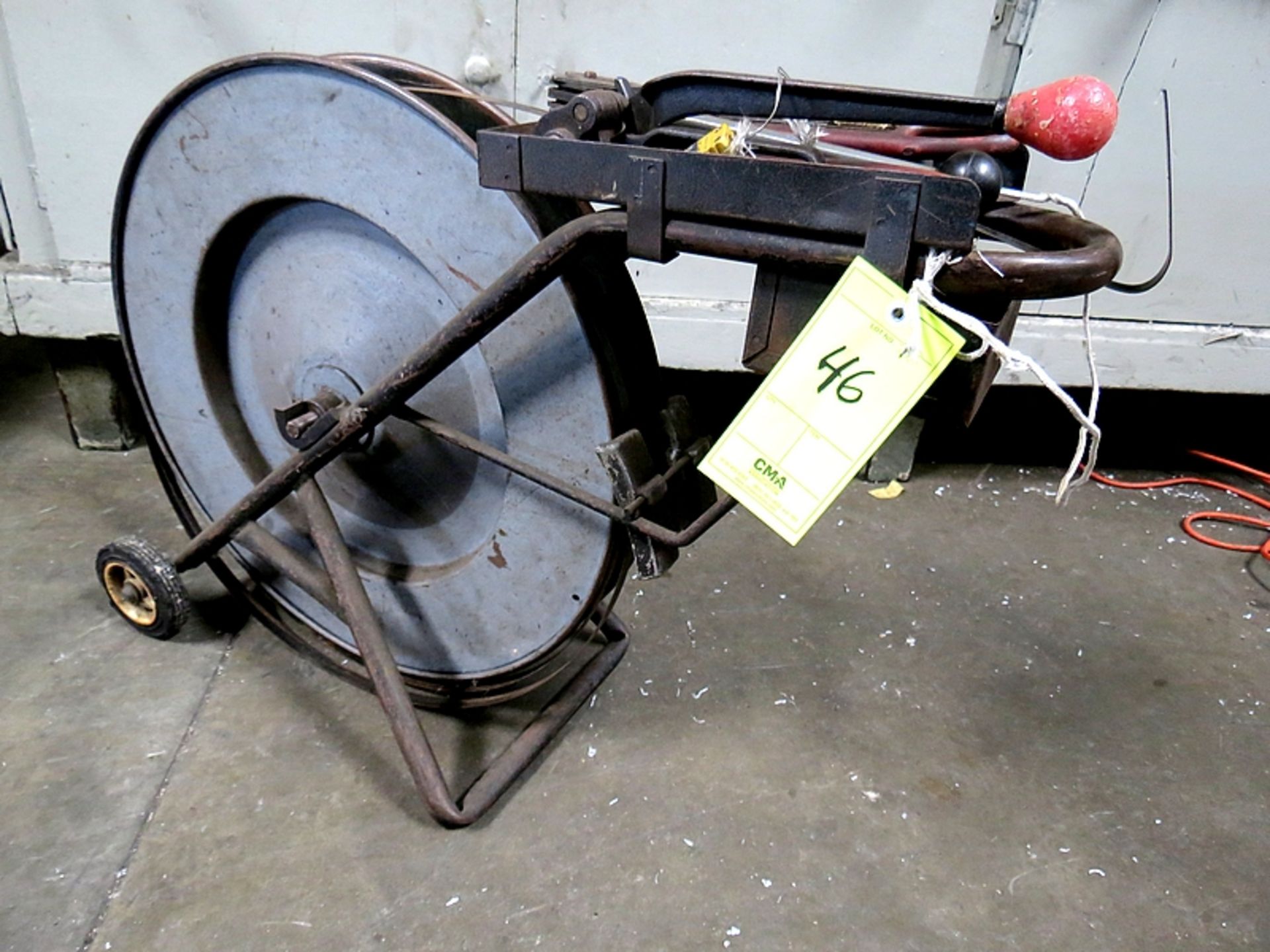 METAL STRAPPING CART WITH STRAPPING TOOLS