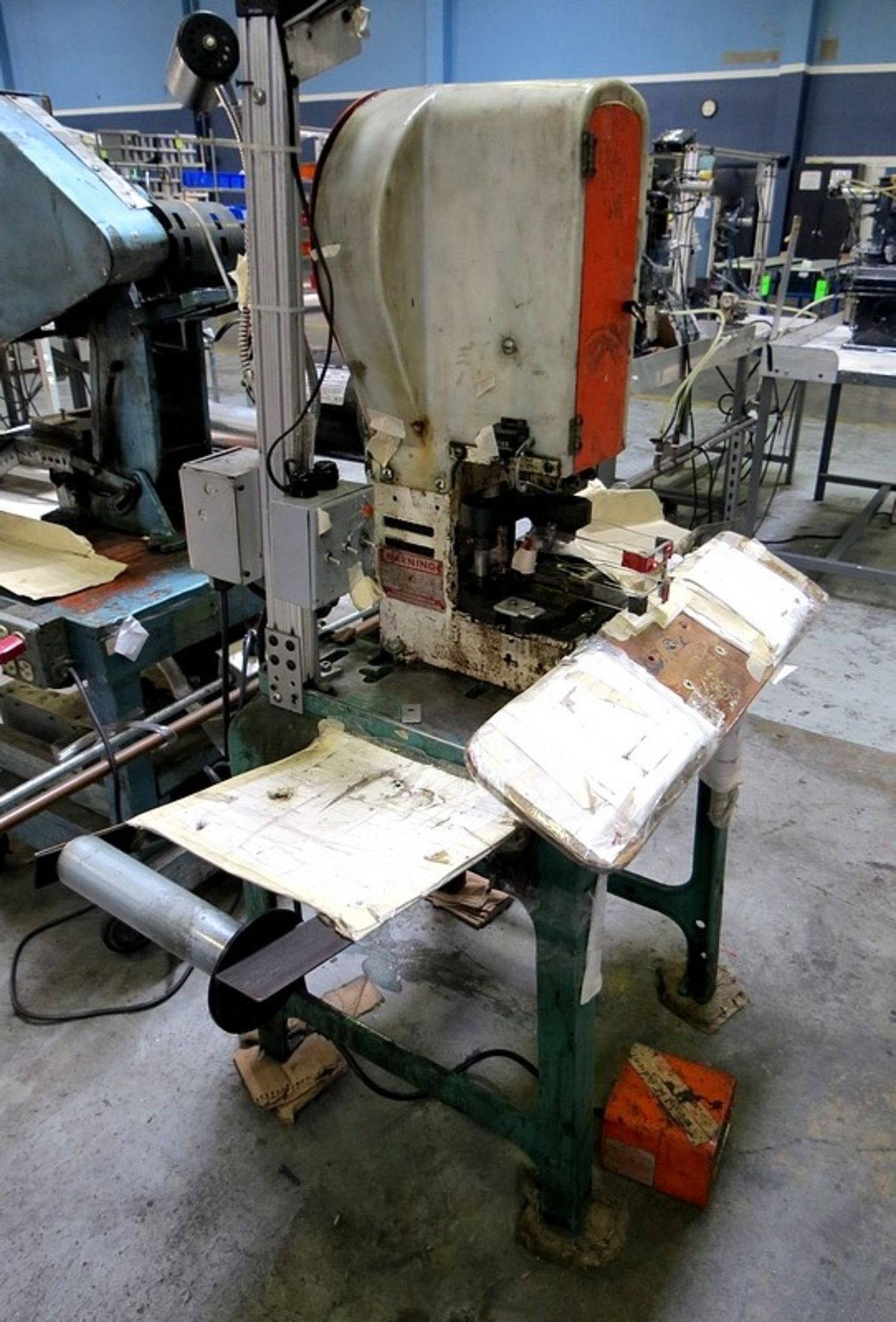 ELECTRIC CUTTING PRESSES, 0.5 HP AC MOTOR, MANUAL FEED, FOOT OPERATED, METAL TABLE STAND, NO.6 - Image 2 of 2