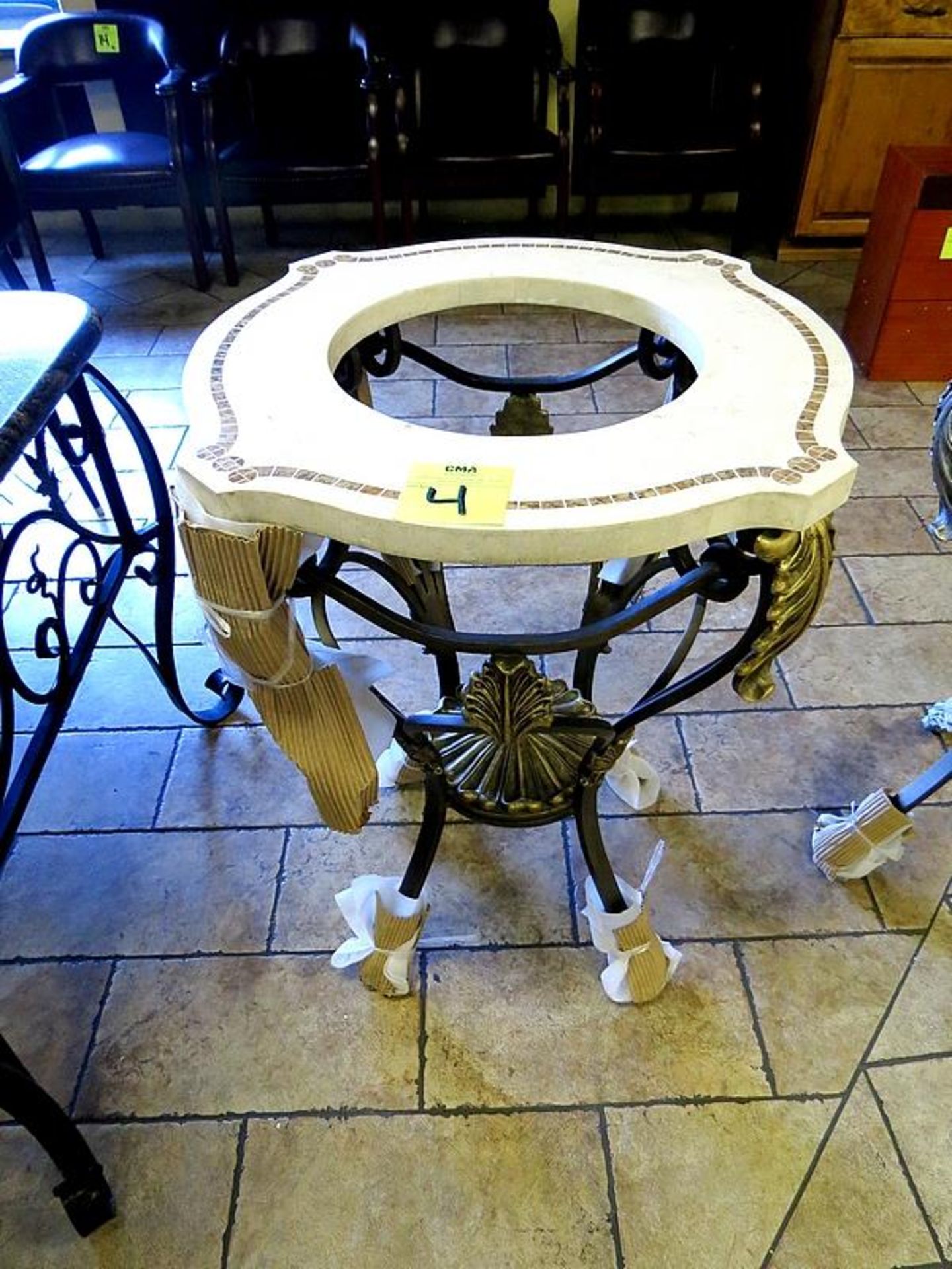 CAPRI PEDESTAL WITH MOSAIC TOP