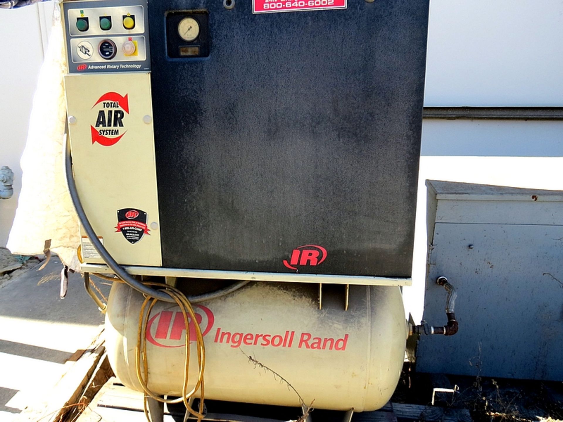 Ingersoll Rand UP6-7 Rotary Screw Compressor, 7.5-HP, 230V, 3-PHASE, 125 PSI, 3200-RPM, 60HZ, 80 GAL