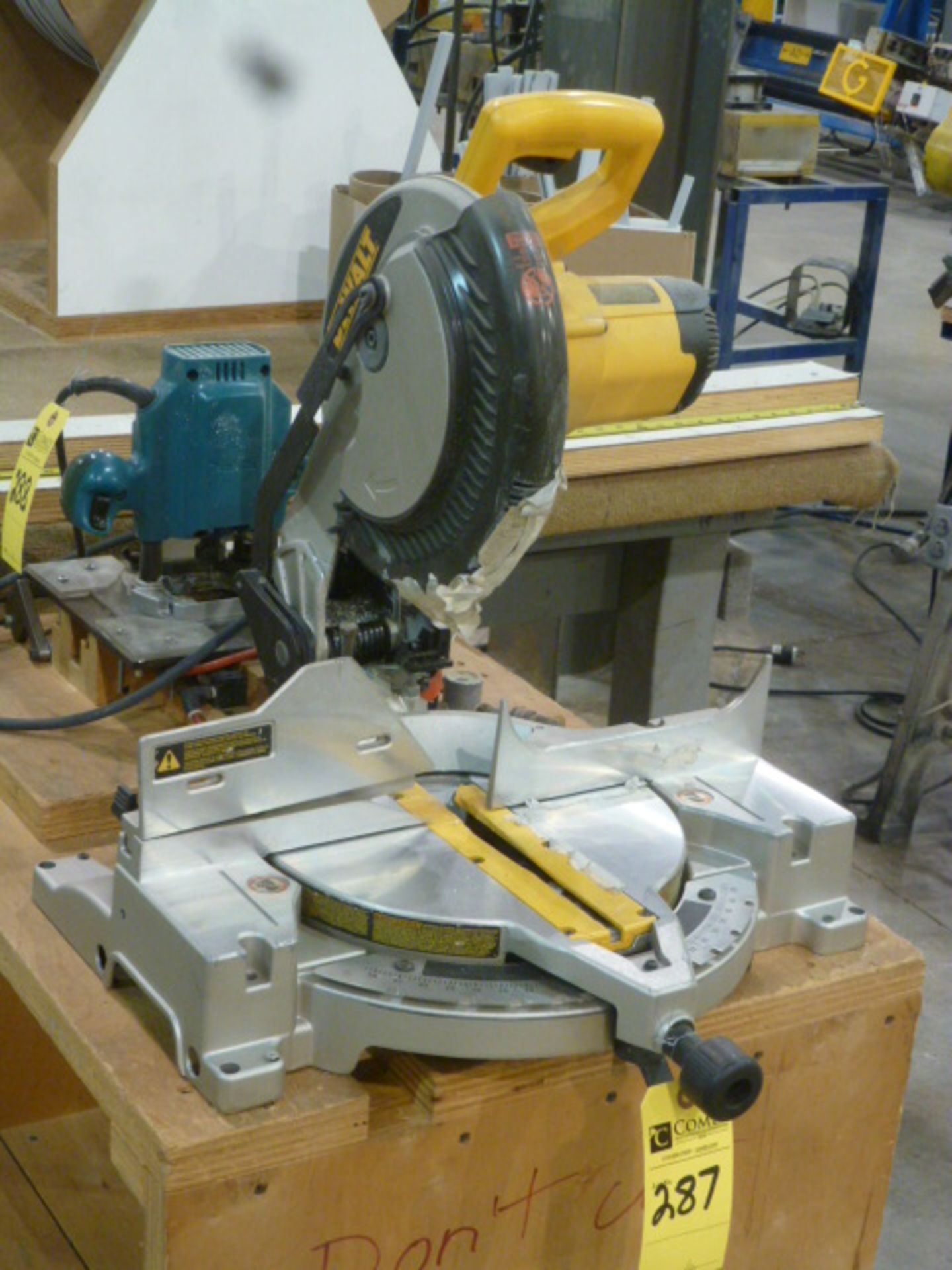 Dewalt 10" Compound Miter Saw, DW703