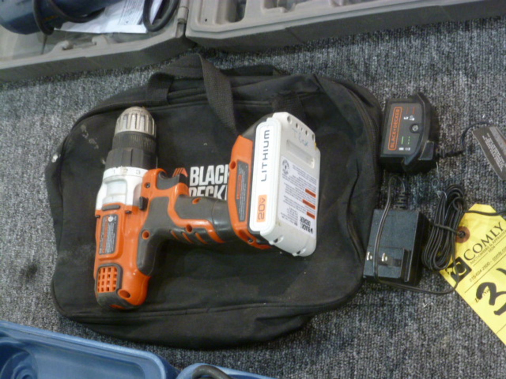 Black & Decker Cordless 20V Drill w/(1) Charger & (1) Battery (Lot)