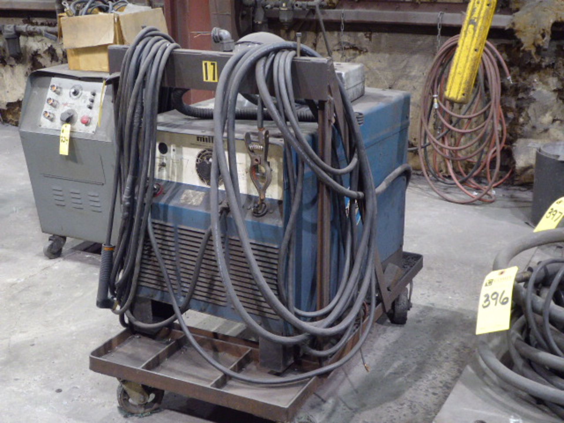 Miller Direct Cutting Arc Welding Power Source, m/n 5RH-444, s/n HK293499