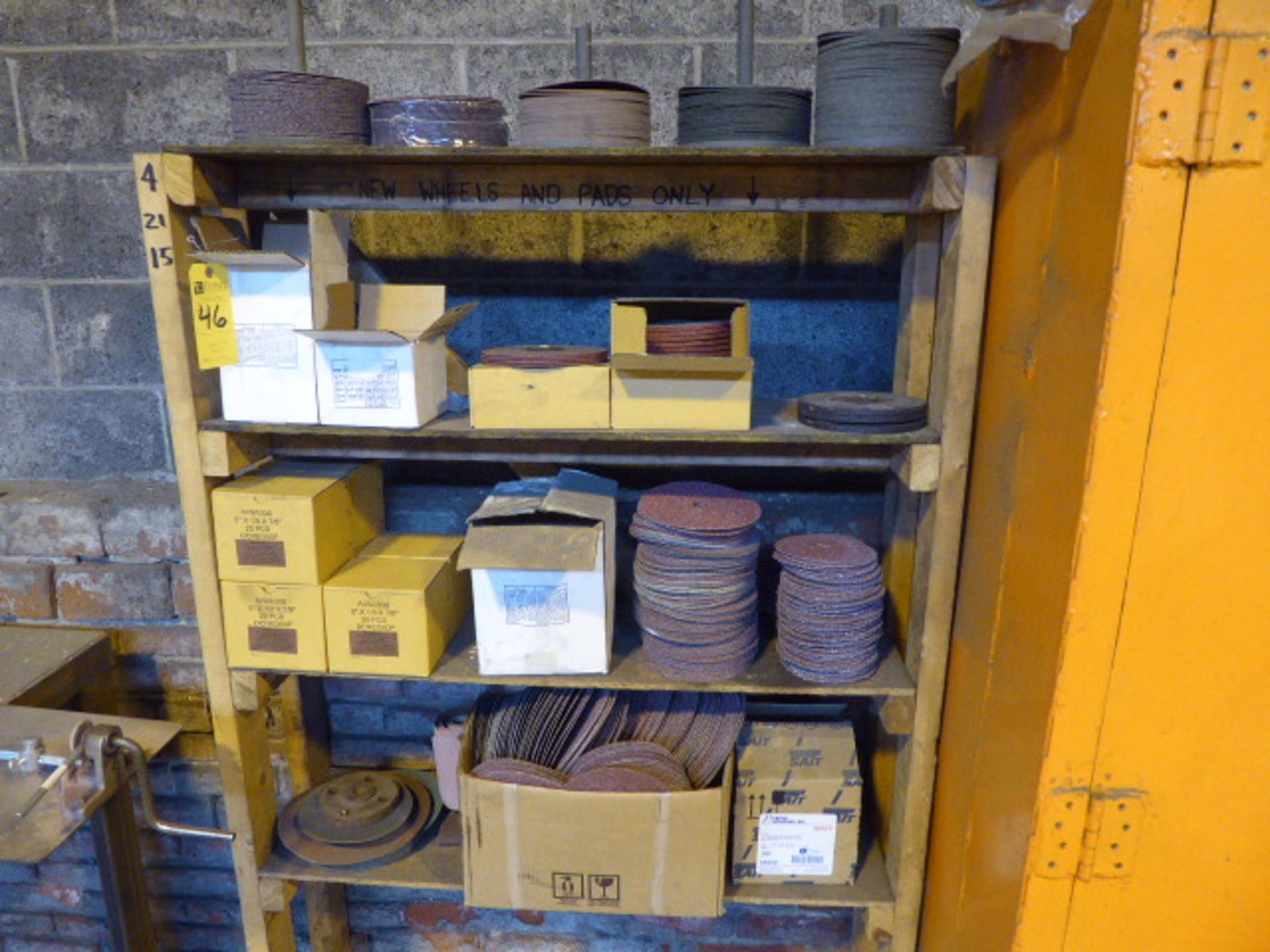 Sanding Discs & Grinding Wheels, Asst. (Lot)