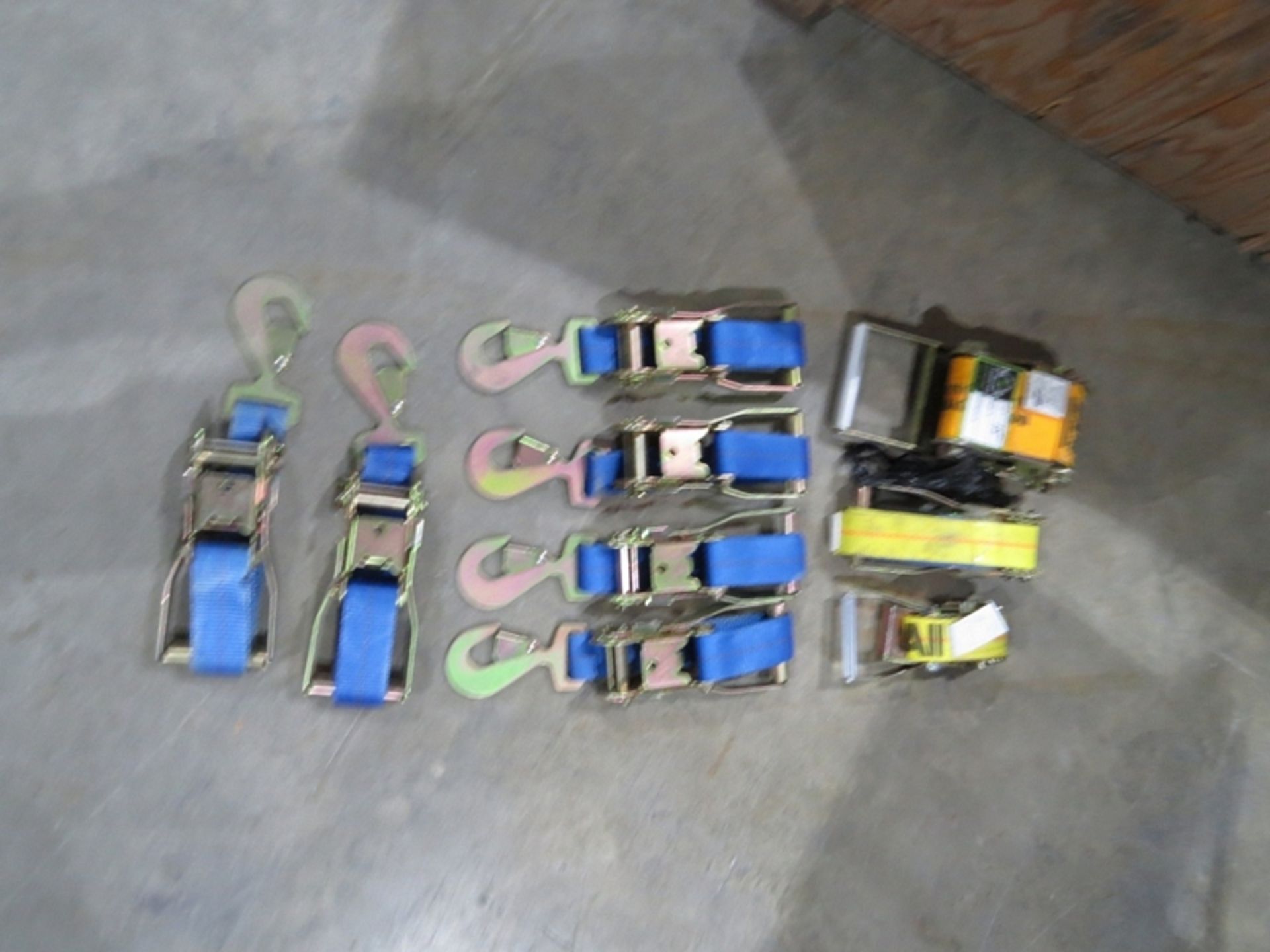 (qty - 9) Ratchet Tie Down- ***Located in Chattanooga TN*** Ratchets Only (1) 4" Kinnley (8) 2"