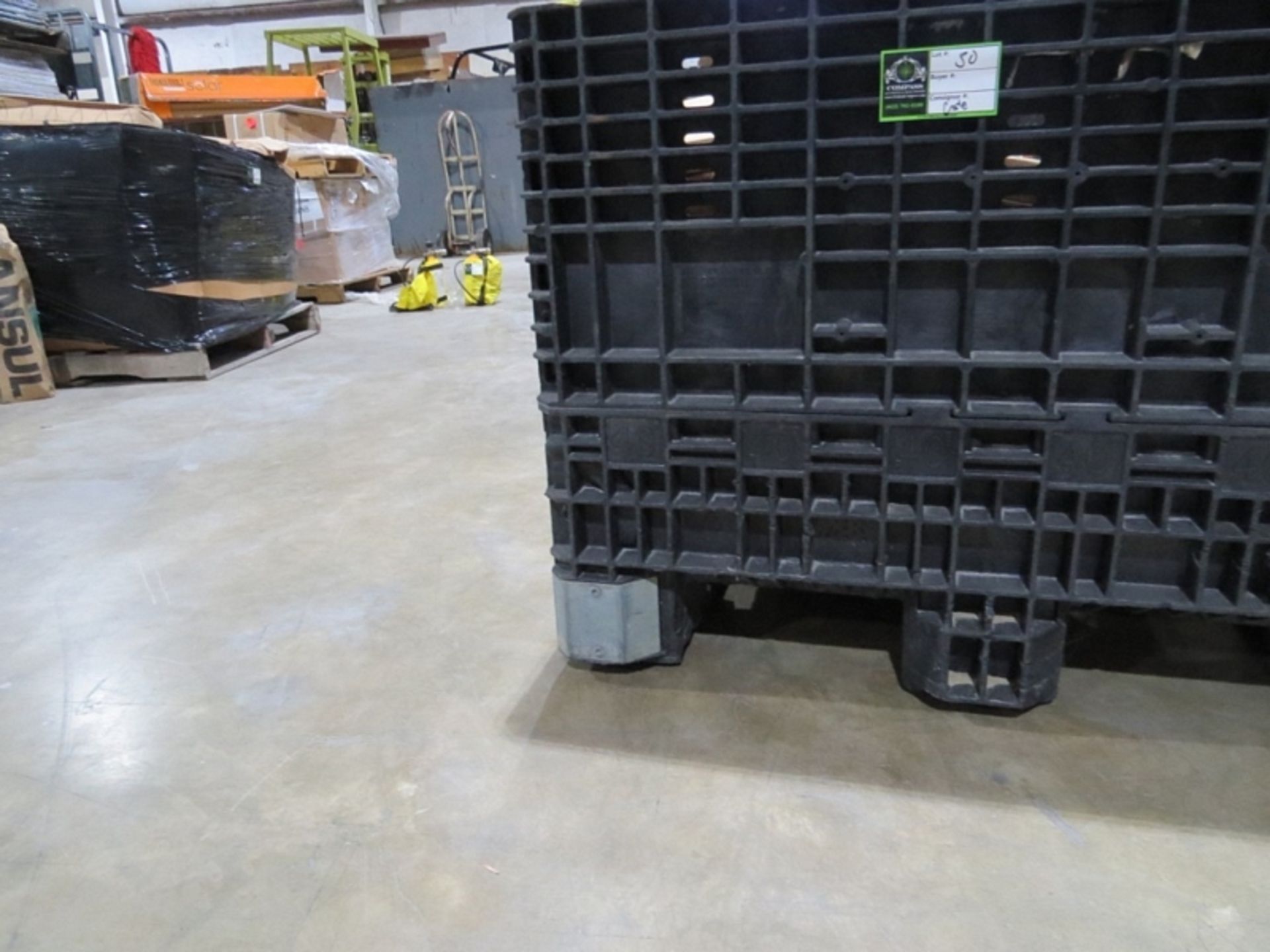 Collapsible Crate- ***Located in Chattanooga TN*** 48" x 40" x 30" Plastic - Image 3 of 4