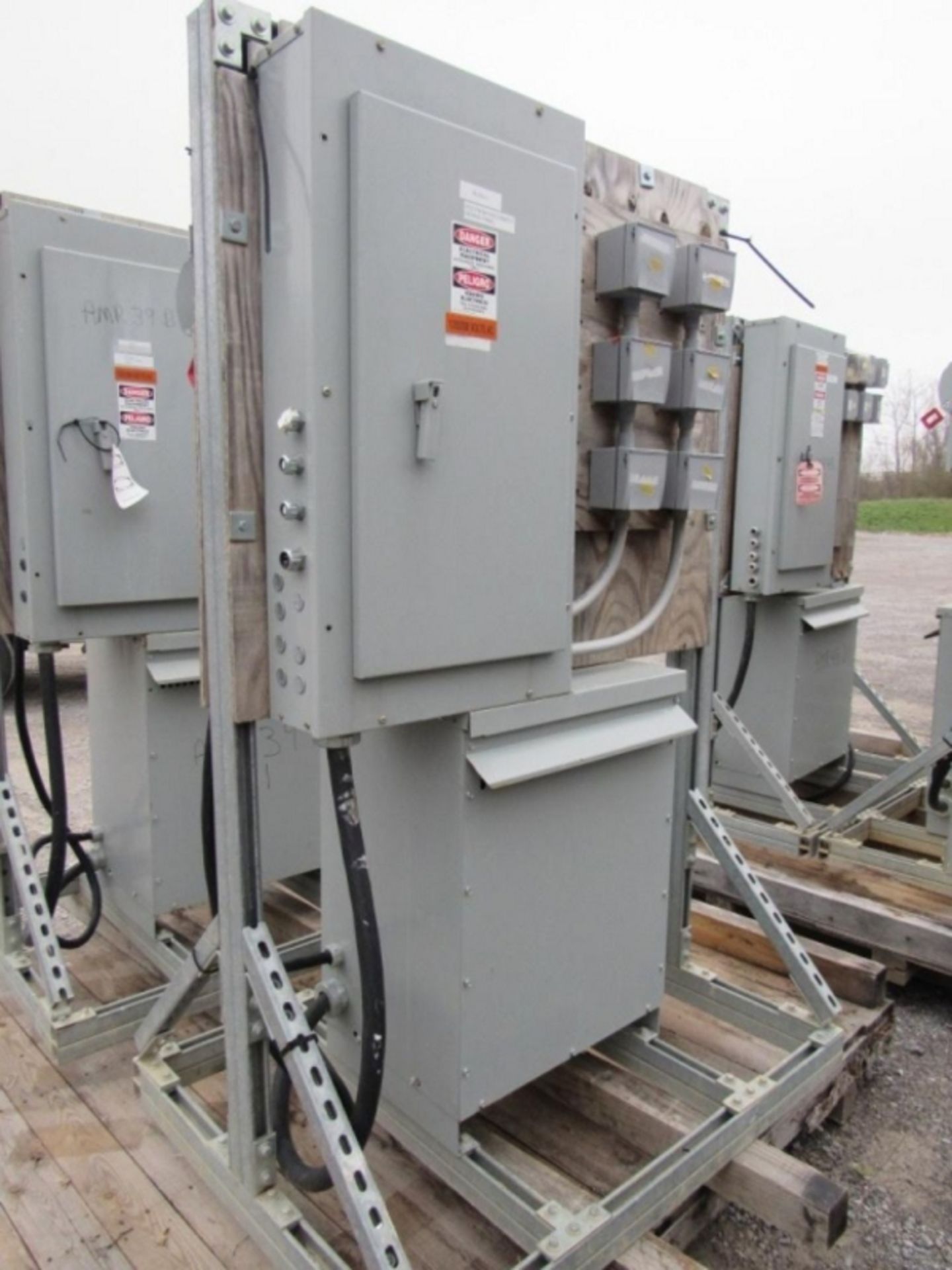 Transformer Power Station- ***Located in Cleveland TN*** MFR - GE 45 KVa 75" Tall (1) GE Safety