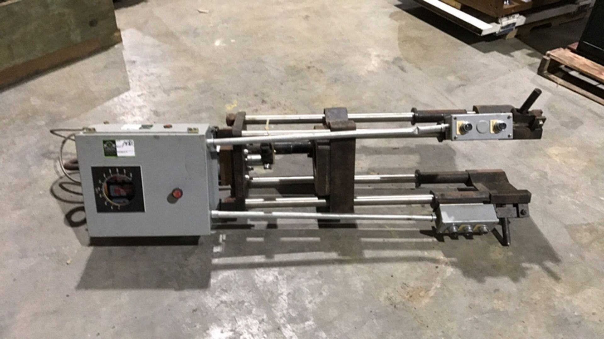 Hydraulic Tensioner- ***Located in Chattanooga, TN*** MFR - Unknown 69" Tall
