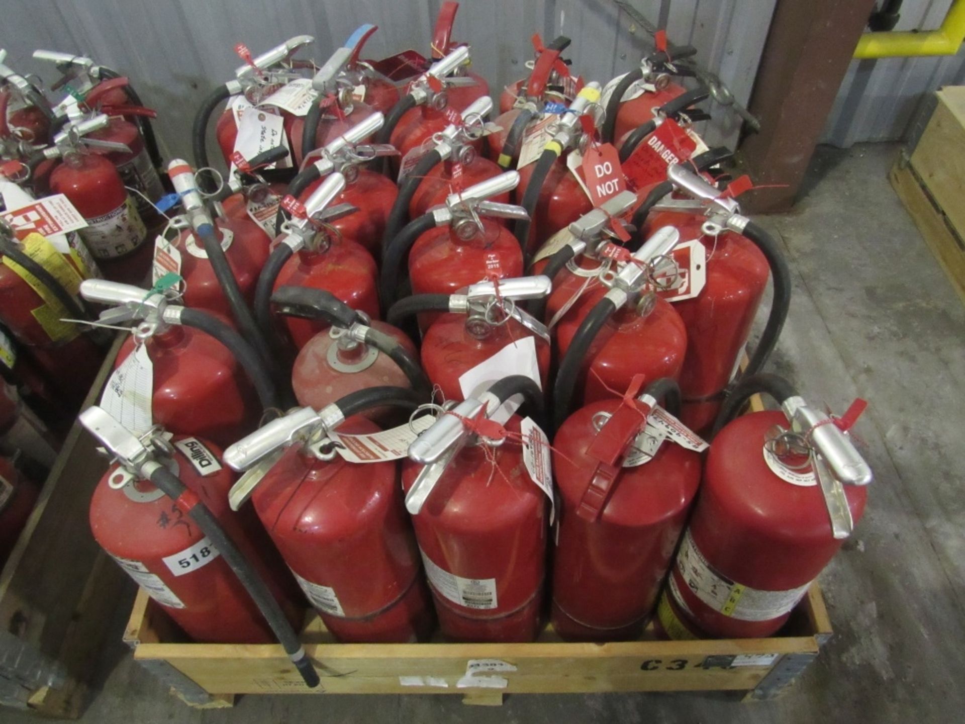 (qty - 29) Fire Extinguishers- ***Located in Cleveland, TN*** MFR's - Amerex, Dilling, Ansul 28 lbs