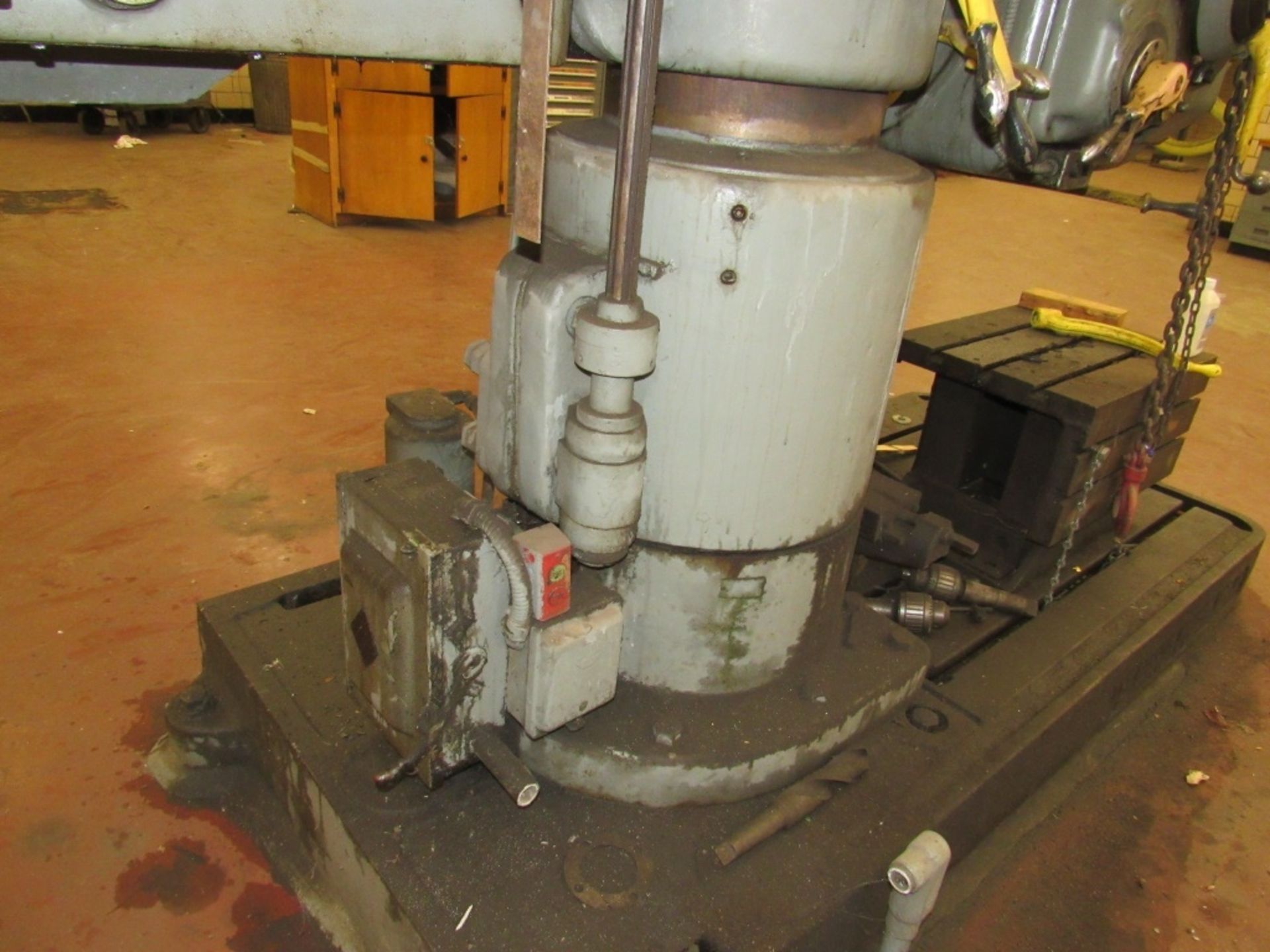 Carlton Radial Arm Drill- Model - Unmarked Serial - Unmarked Rigging Fee - $750.00 4' Arm 15" Col - Image 13 of 25