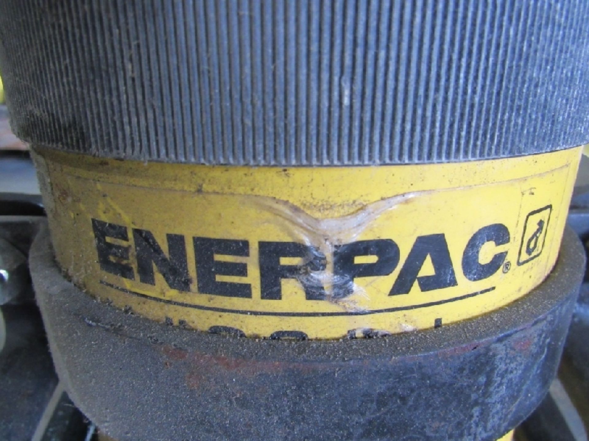 Hydraulic Jack- ***Located in Chattanooga, TN*** MFR - Enerpac Model - RCH603 10,000 PSI 700 BAR ** - Image 5 of 7