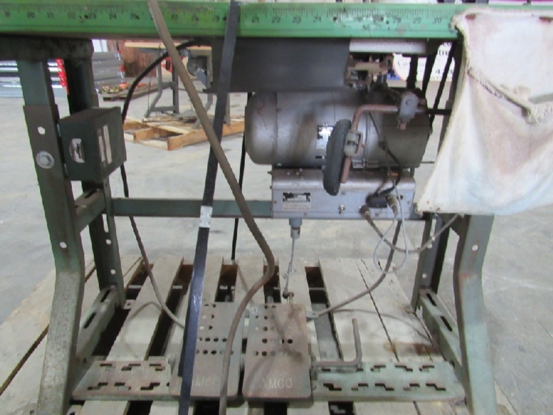 Industrial Sewing Machine- ***Located in Chattanooga, TN*** MFR - Pfaff 220 Volts 2.6 Amps 4' x - Bild 6 aus 7
