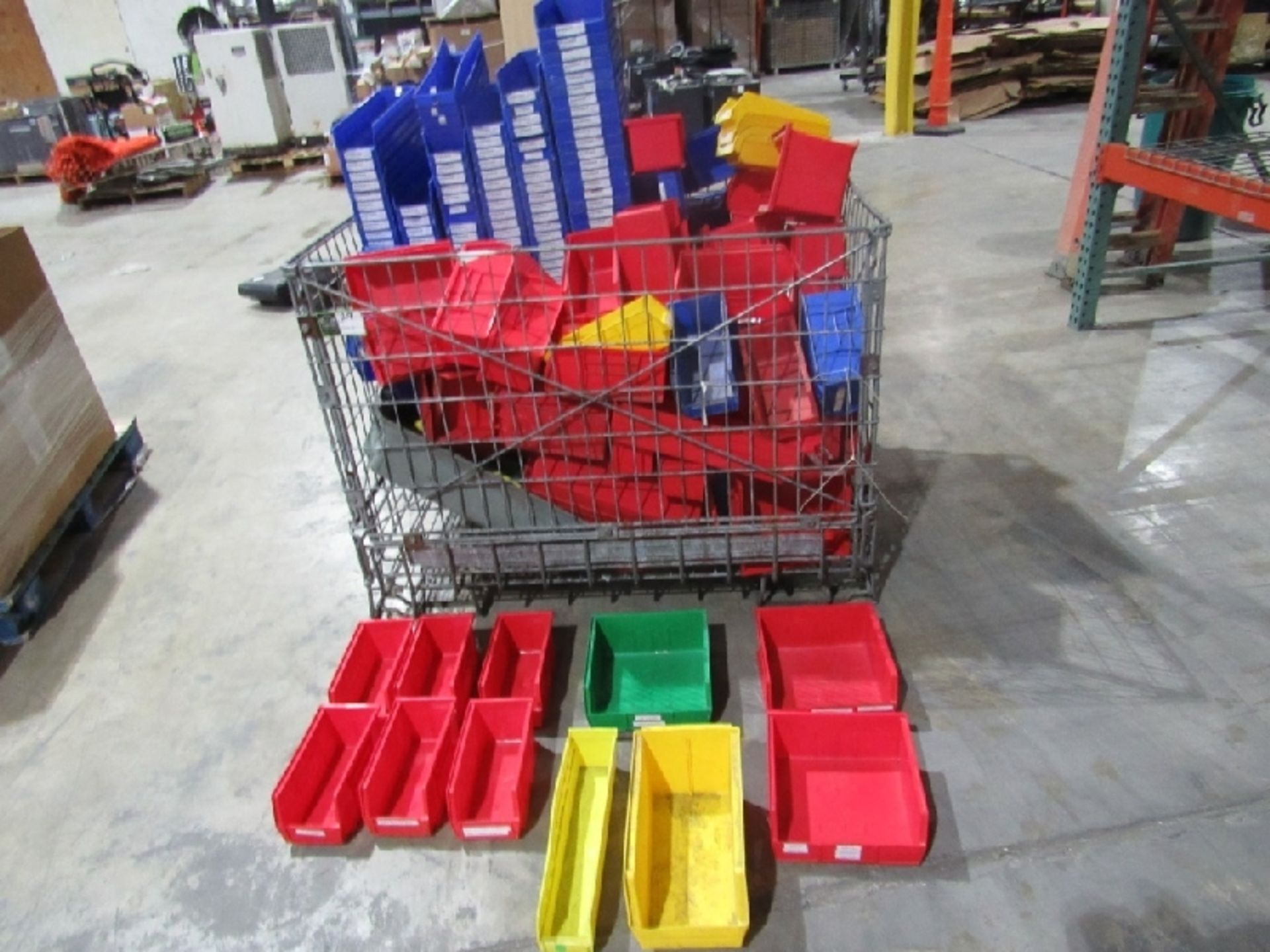 (approx qty - 300) Organizational Bins- ***Located in Chattanooga, TN*** MFR - Unknown Sizes Range