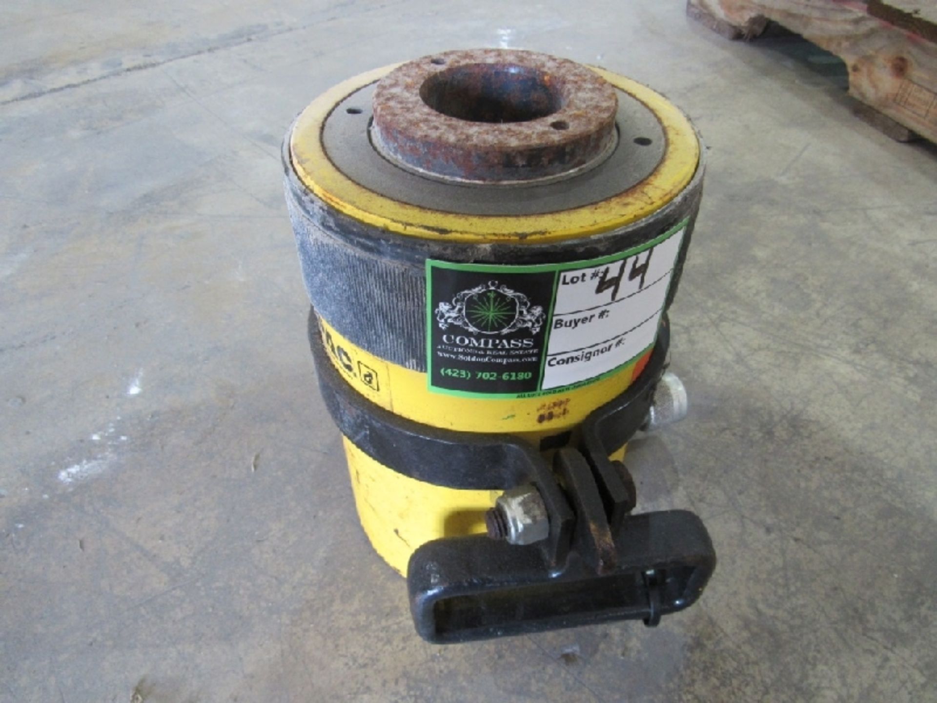 Hydraulic Jack- ***Located in Chattanooga, TN*** MFR - Enerpac Model - RCH603 10,000 PSI 700 BAR ** - Bild 2 aus 7