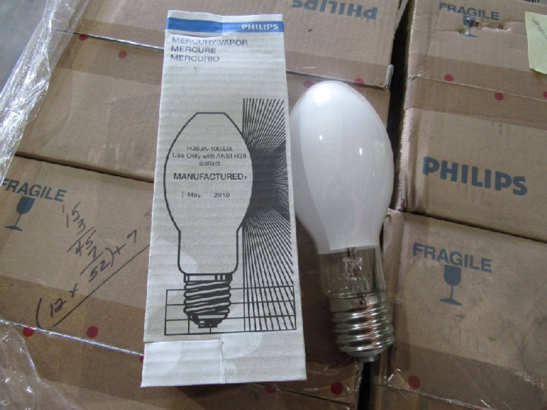 (approx qty - 640) 175 Watt Mercury Vapor Bulbs- ***Located in Chattanooga, TN*** MFR - Philips - Bild 6 aus 7