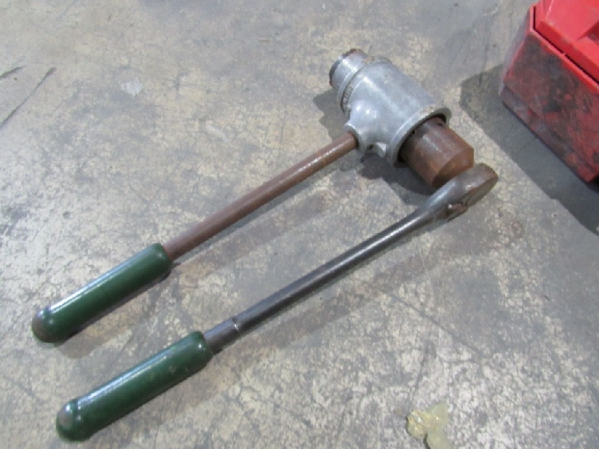 Greenlee Ratchet Knockout Tool- ***Located in Chattanooga, TN*** MFR - Greenlee Model - Unknown 3/ - Image 4 of 6