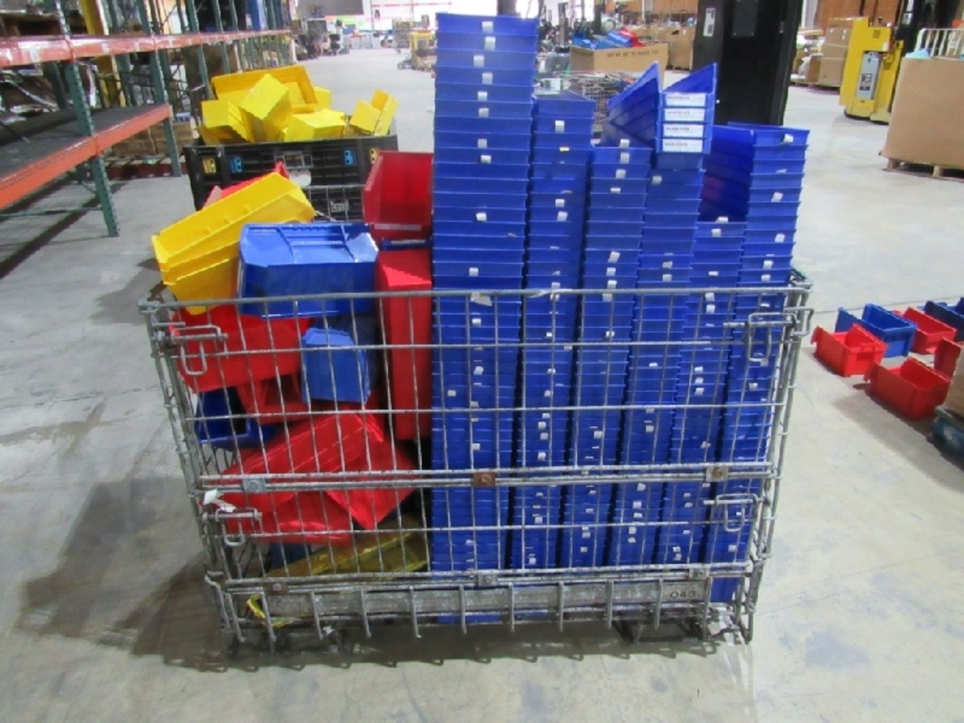 (approx qty - 300) Organizational Bins- ***Located in Chattanooga, TN*** MFR - Unknown Sizes Range - Image 5 of 7