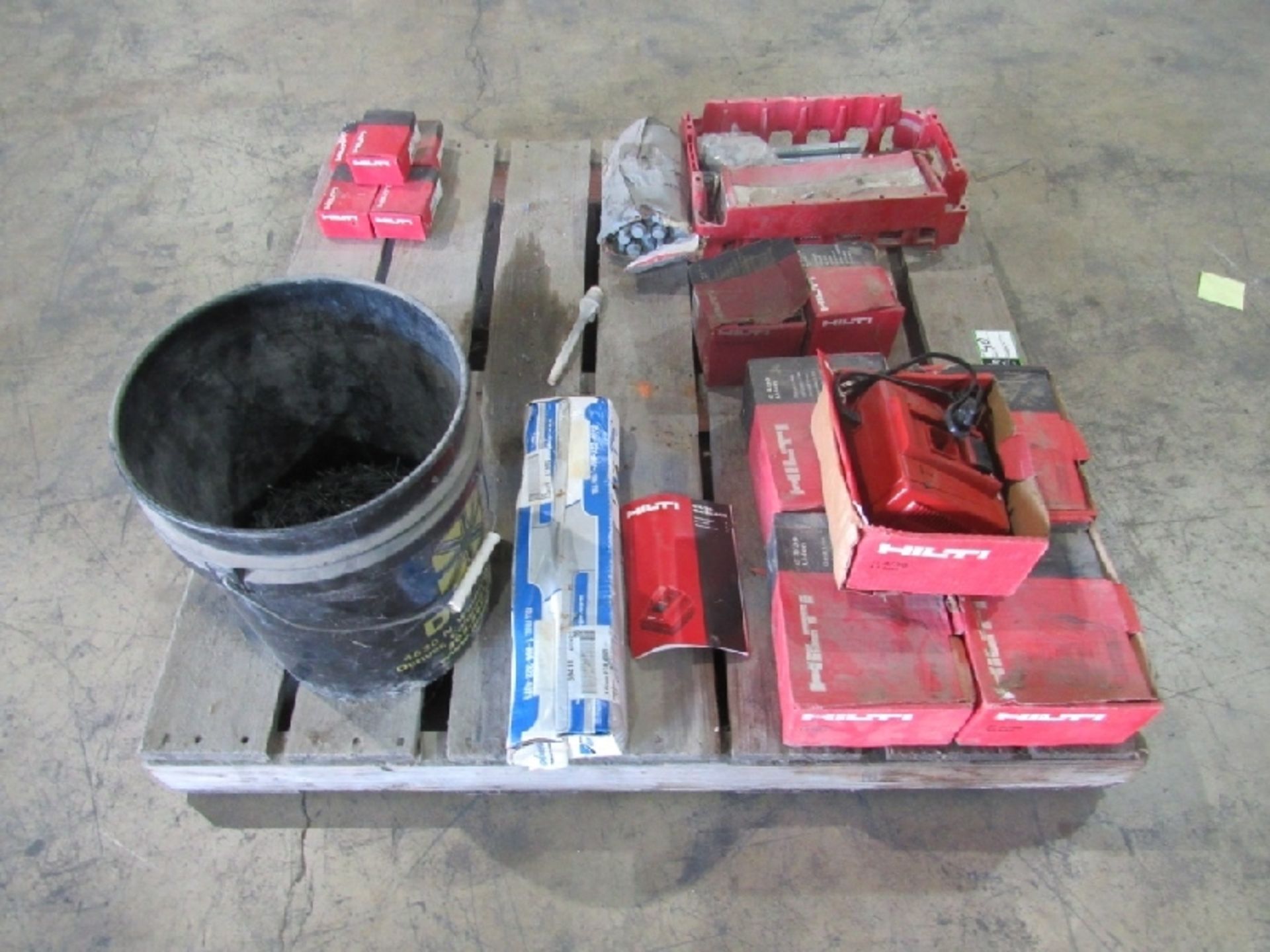 Hilti Hardware, Batteries and Chargers- ***Located in Chattanooga, TN*** (2) Battery Packs MFR - - Image 3 of 10