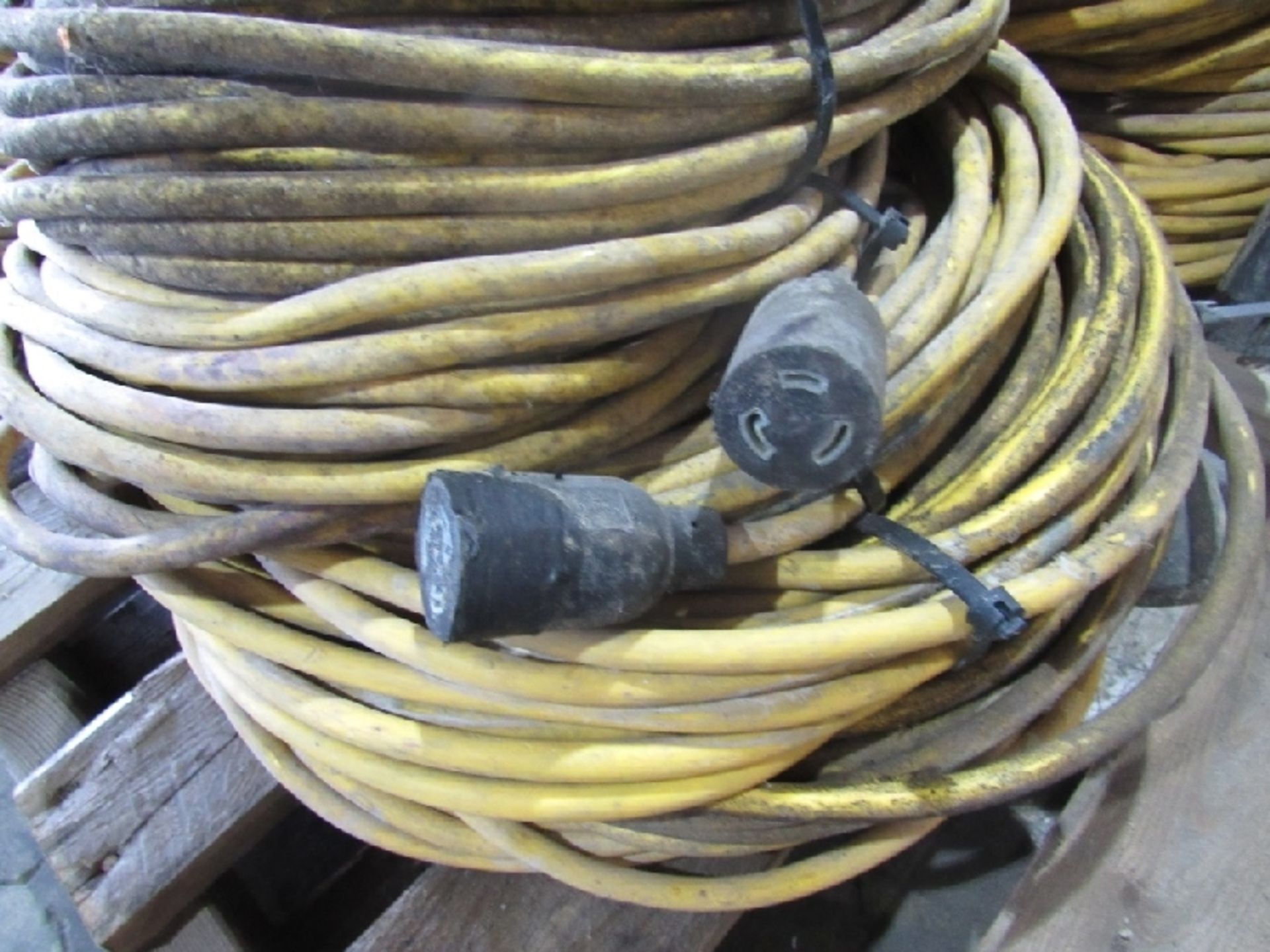 (qty - 50) Twist Lock Extension Cords- ***Located in Chattanooga, TN*** MFR - Unknown 10' to 20' - Bild 5 aus 8