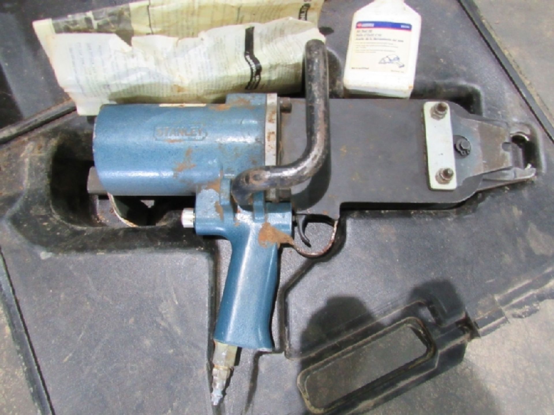 Pneumatic Hog Ring Gun- ***Located in Chattanooga, TN*** MFR - Stanley Model - SC50 - Bild 3 aus 8