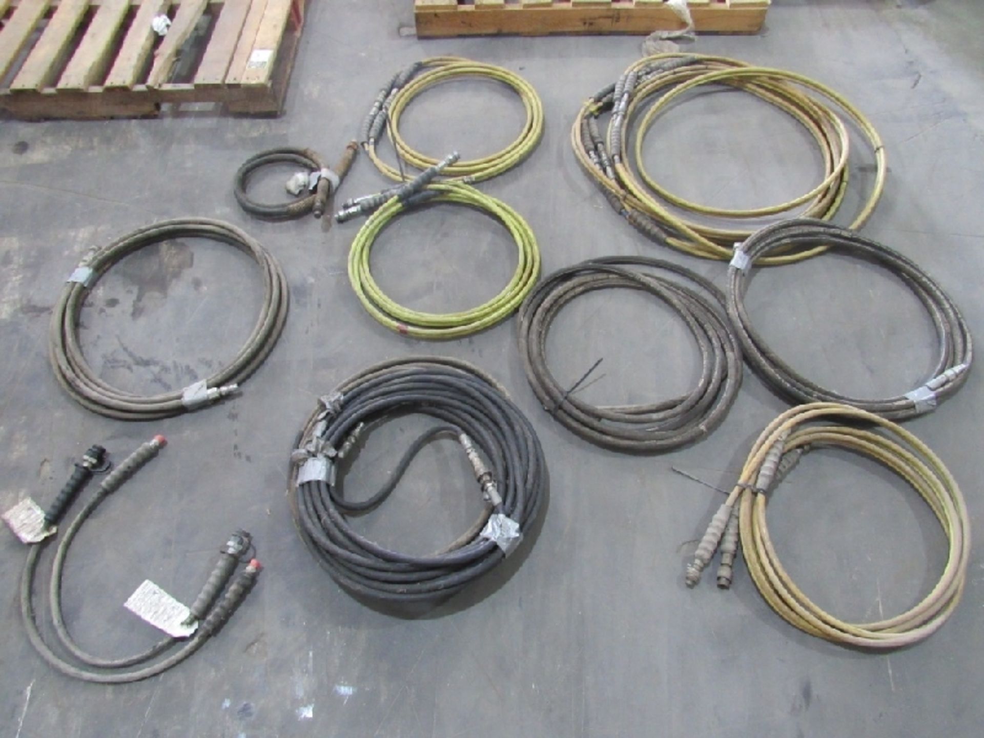 (qty - 17) Hydraulic Hose- ***Located in Chattanooga, TN*** MFR - Parker 3' to 15'