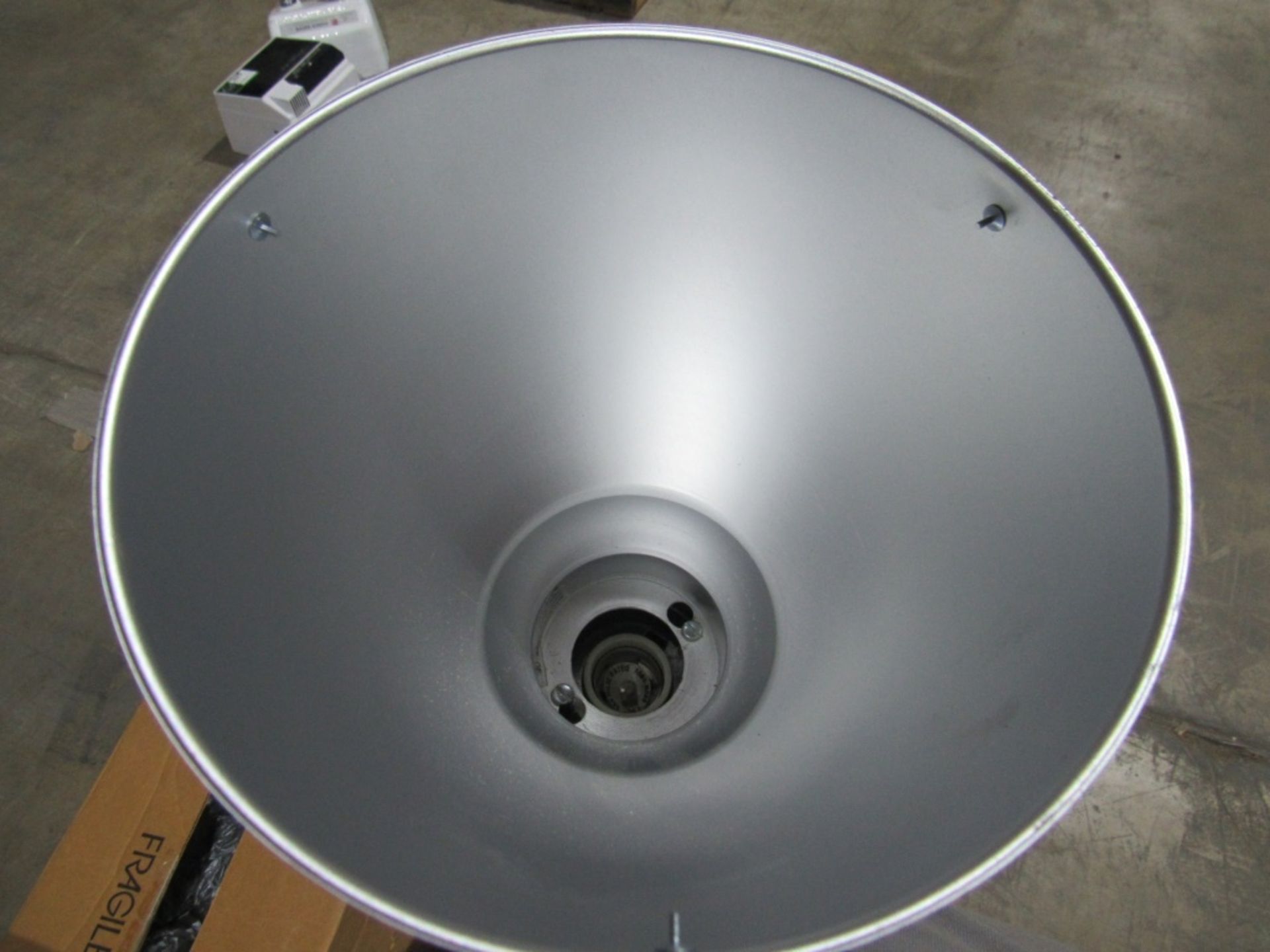 (qty - 4) Light Fixtures- - Image 4 of 5