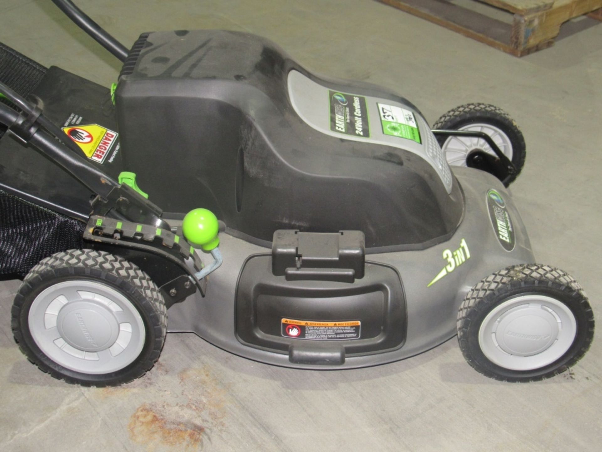 Electric Cordless Lawn Mower- - Image 10 of 22