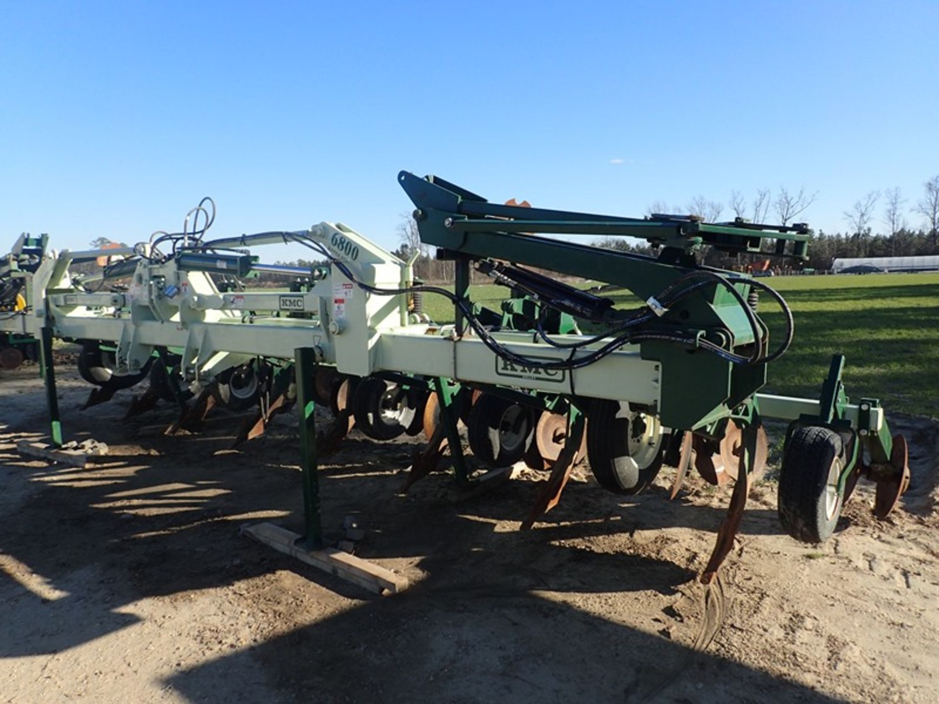 2015 KMC 8 row 6800 ripper bedder stack fold Hydraulic row markers 40" Ser# 87744 Hydraulic row