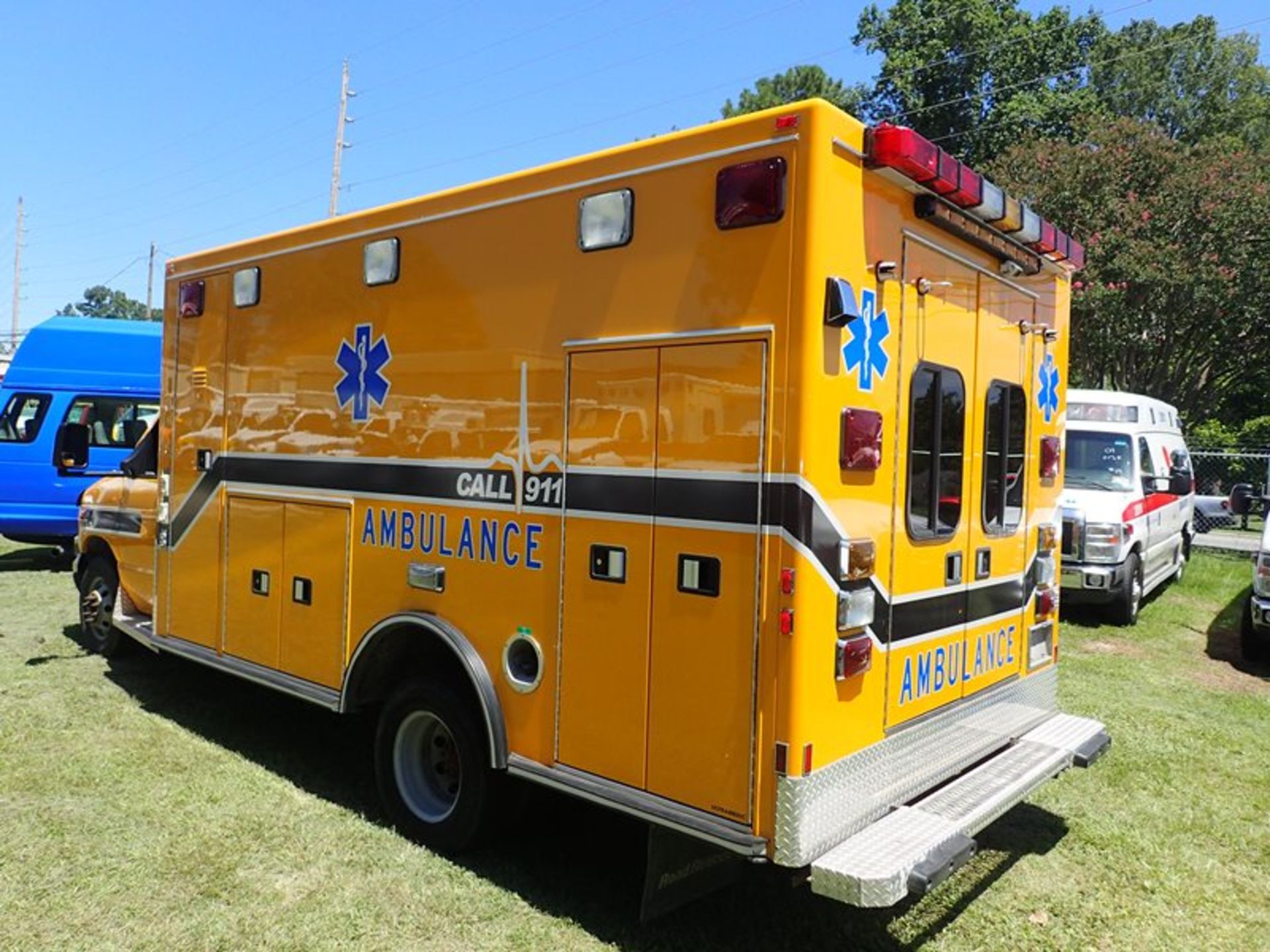 2007 Ford E450 Type III Amb 6.0dsl Road Rescue body vin #1FDXE45PX7DA85246 79,451 miles - Image 4 of 6