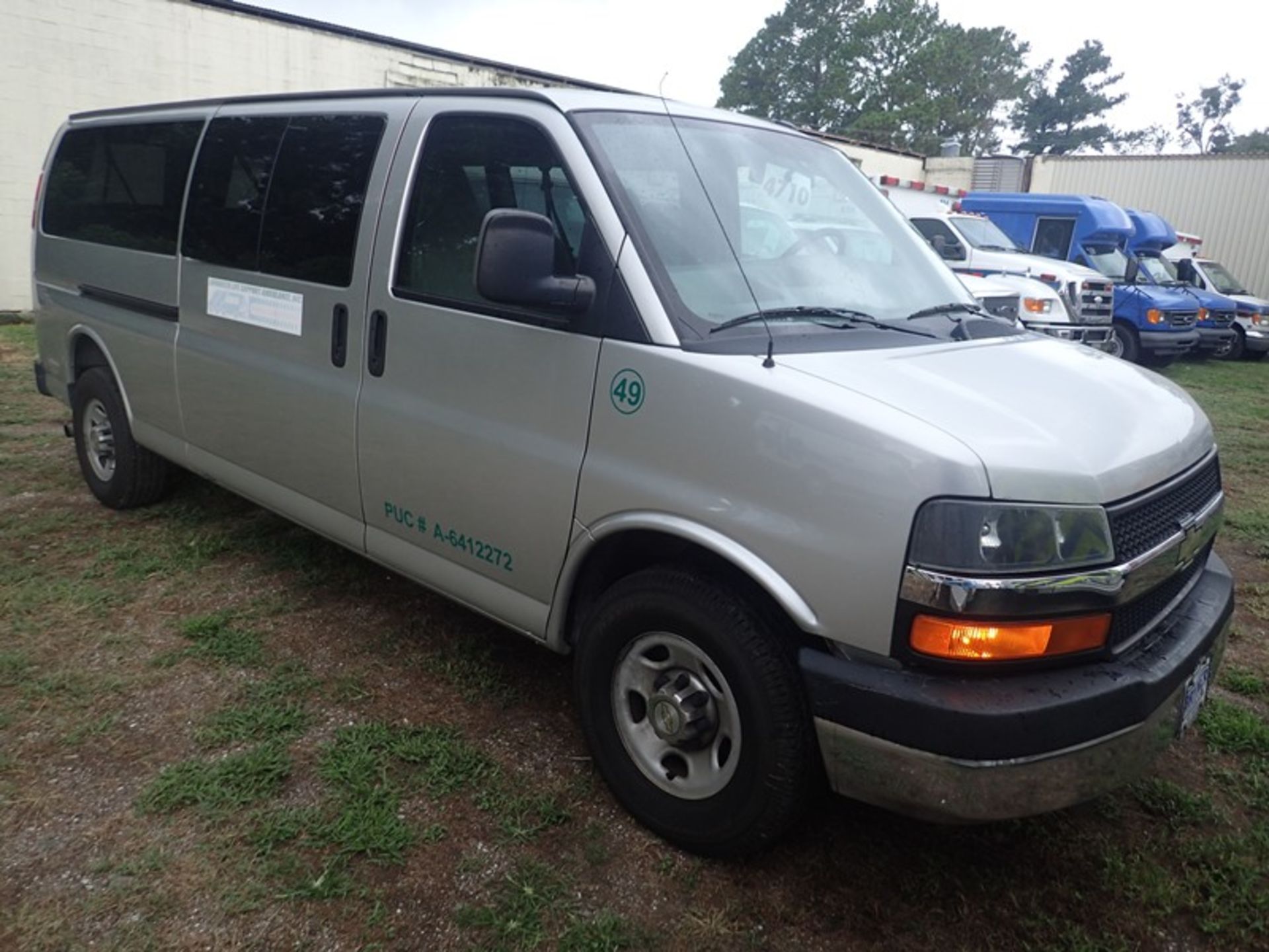 2011 Express Van 12 Passenger gas 6.0L vin #1GAZG1FG6B1173444107,817 miles - Image 2 of 6