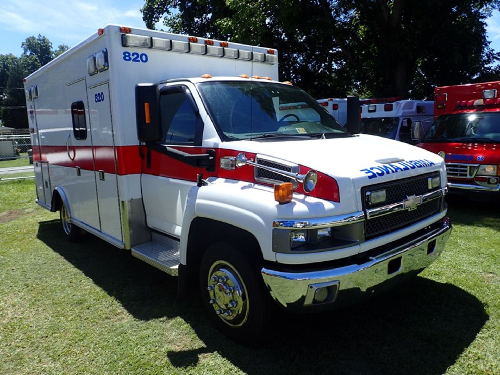 2007 Chev 4500 Type I Amb Duramax Medtex body vin #1GBE4V1927F423419 166,091 miles - Image 2 of 6