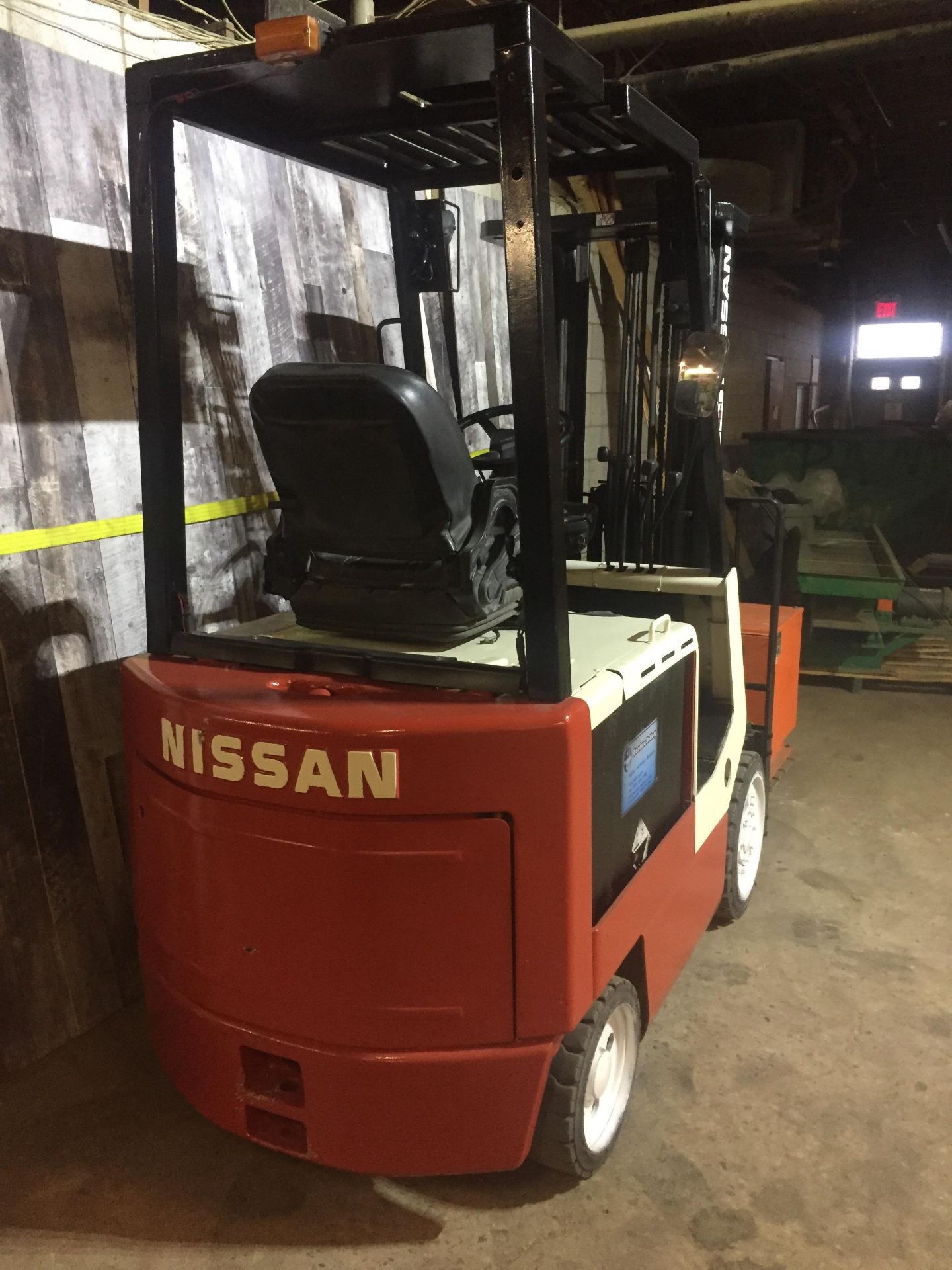 NISSAN (MODEL #CWPO2L25S) 4,000LBS ELECTRIC 4 STAGE FORKLIFT - SERIAL #LPI958001 INCLUDING - Image 3 of 8
