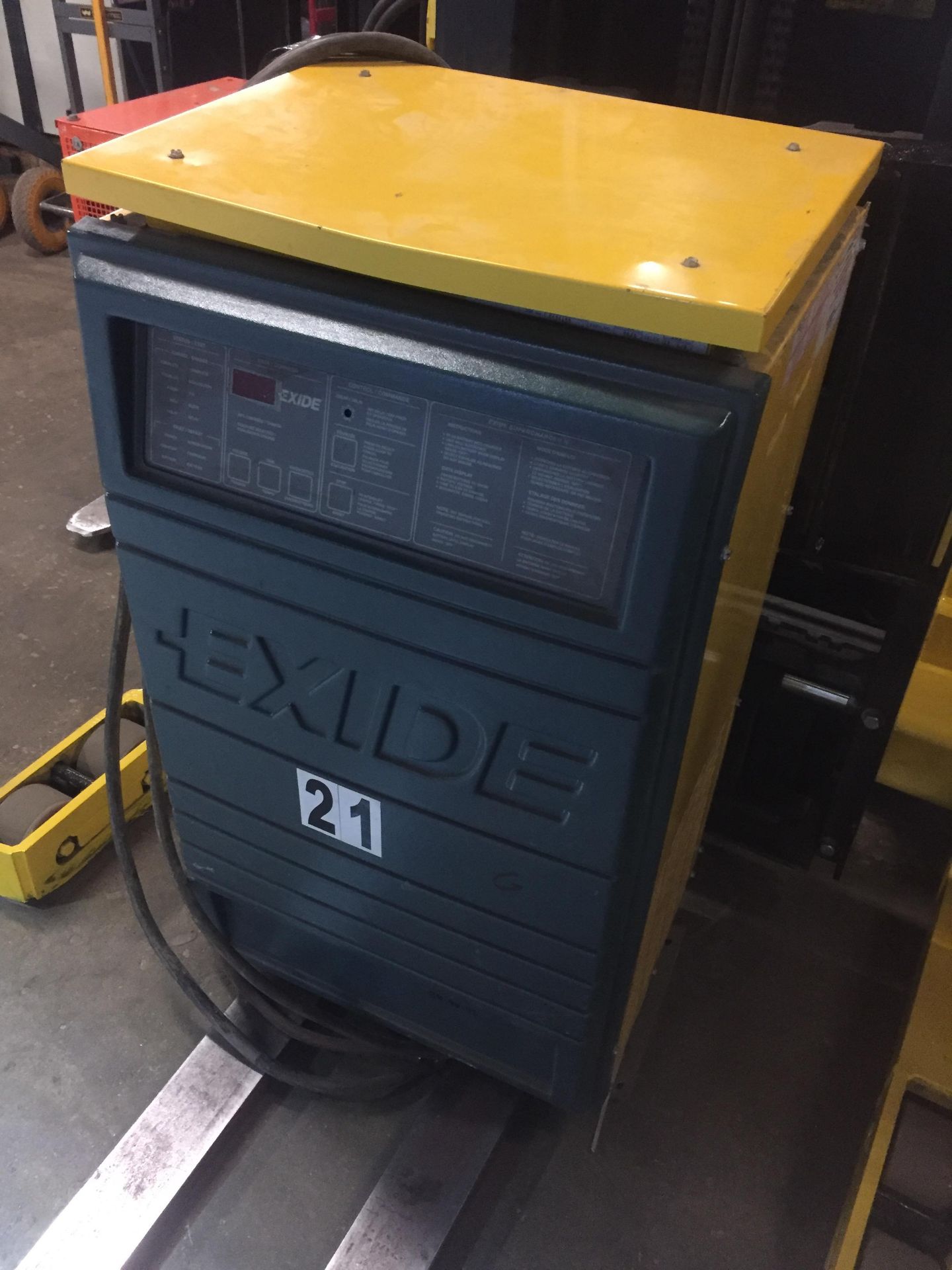 HYSTER (MODEL #N30XMR3) 3,000LBS ELECTRIC WITH EXIDE BATTERY FORKLIFT - SERIAL #C470N01981Z - Image 8 of 8