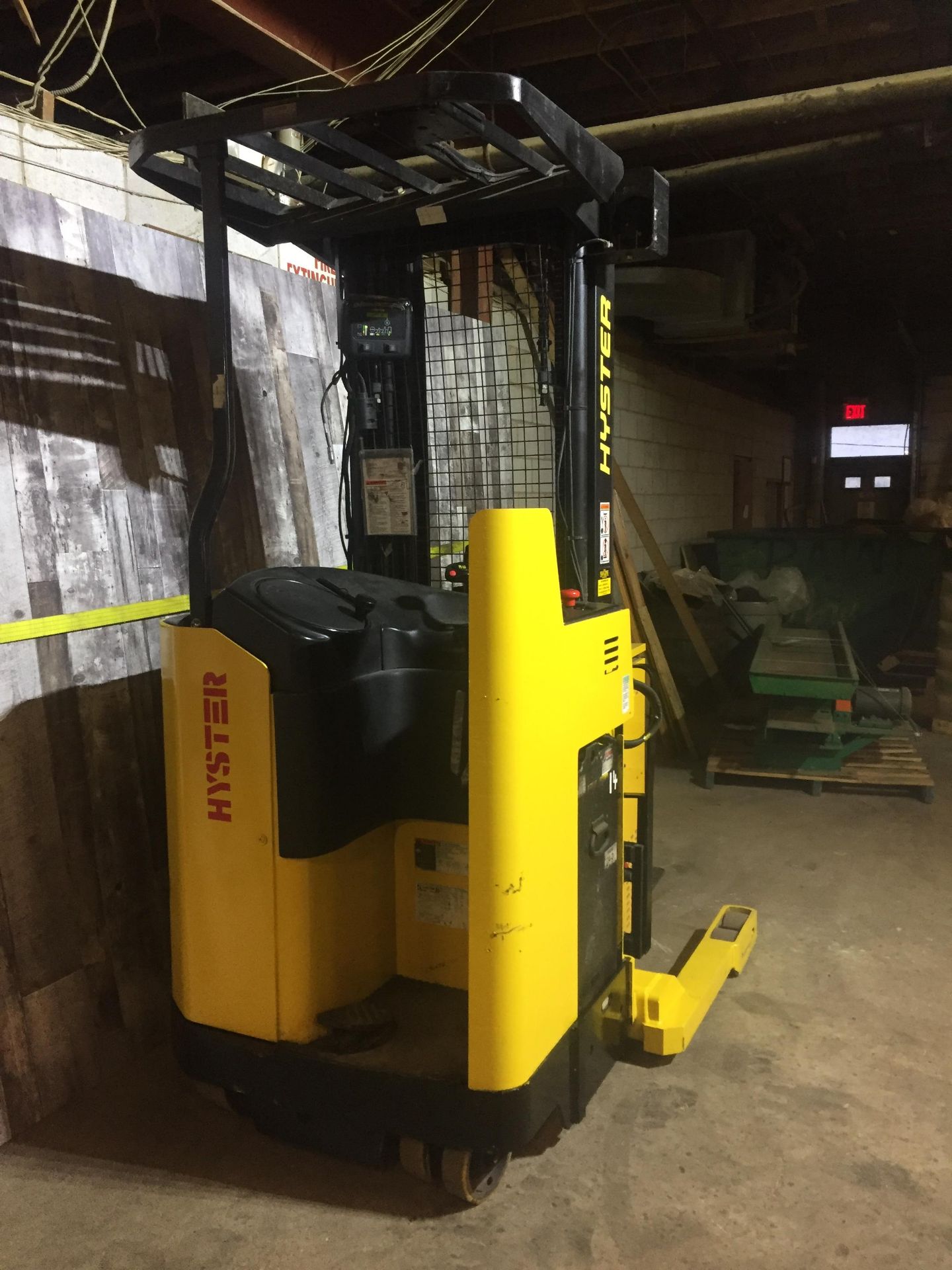 HYSTER (MODEL #N30XMR3) 3,000LBS ELECTRIC WITH EXIDE BATTERY FORKLIFT - SERIAL #C470N01981Z - Image 3 of 8