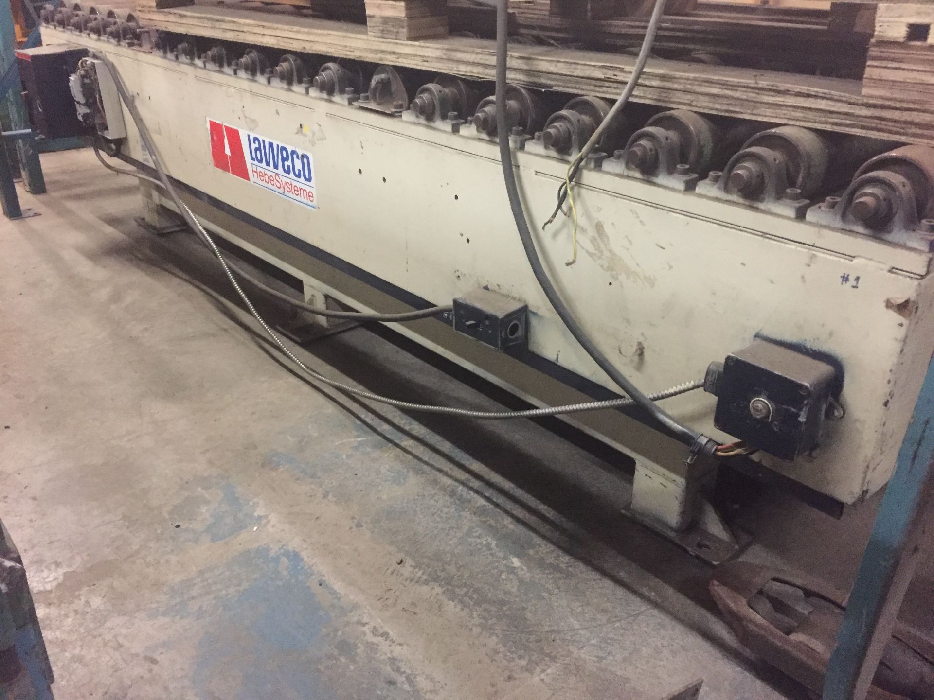 LAWECO HYDRAULIC LIFT TABLE / POWERED ROLLER CONVEYOR