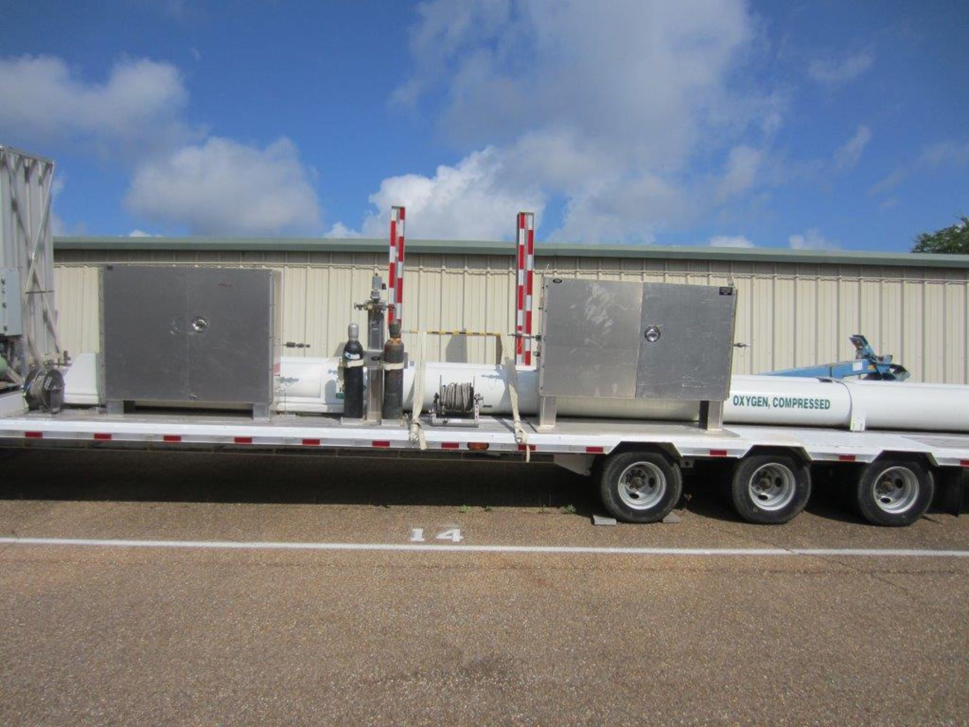 2013 P.J TRAILER TRI AXLE GOOSENECK TRAILER (EXLUDING EQUIPMENT ON TRAILER) (SUBJECT TO GROUP LOT - Image 6 of 6