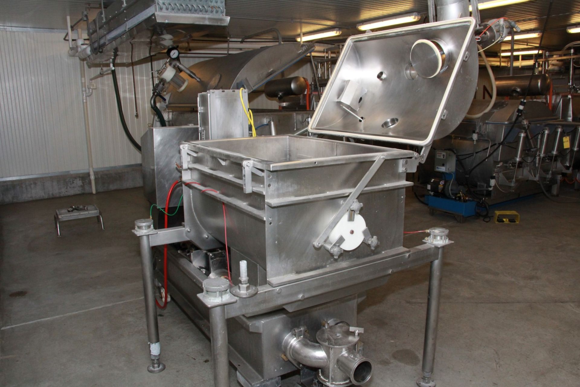 MARLEN DUAL PISTON FOOD PUMP WITH MARLEN VACUUMIZER HOPPER. MD# 670. SN: 629365. - Image 7 of 9