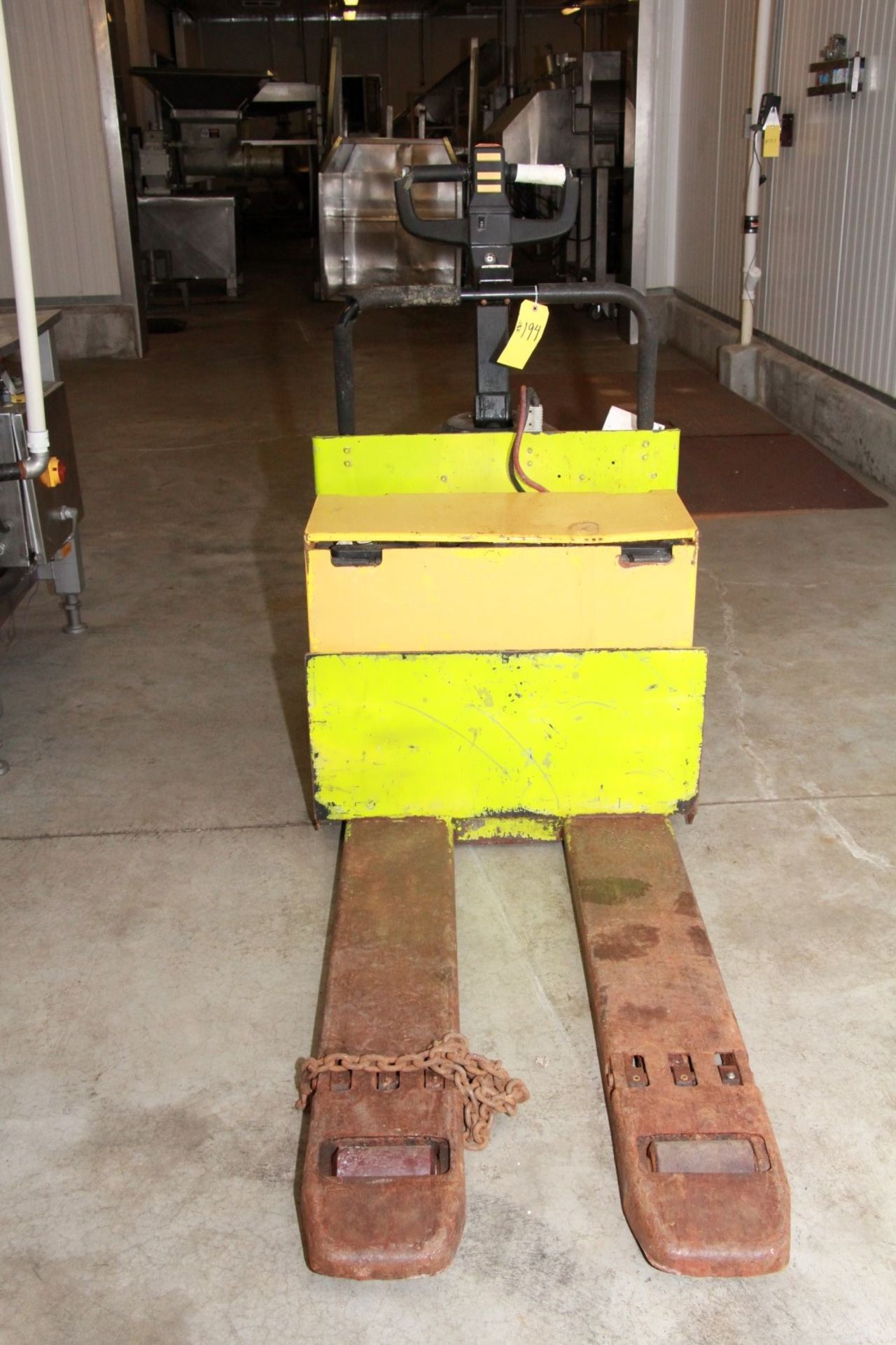CLARK ELECTRIC PALLET JACK. MD# HWD30. SN: 6898FG. 6000# CAPACITY.