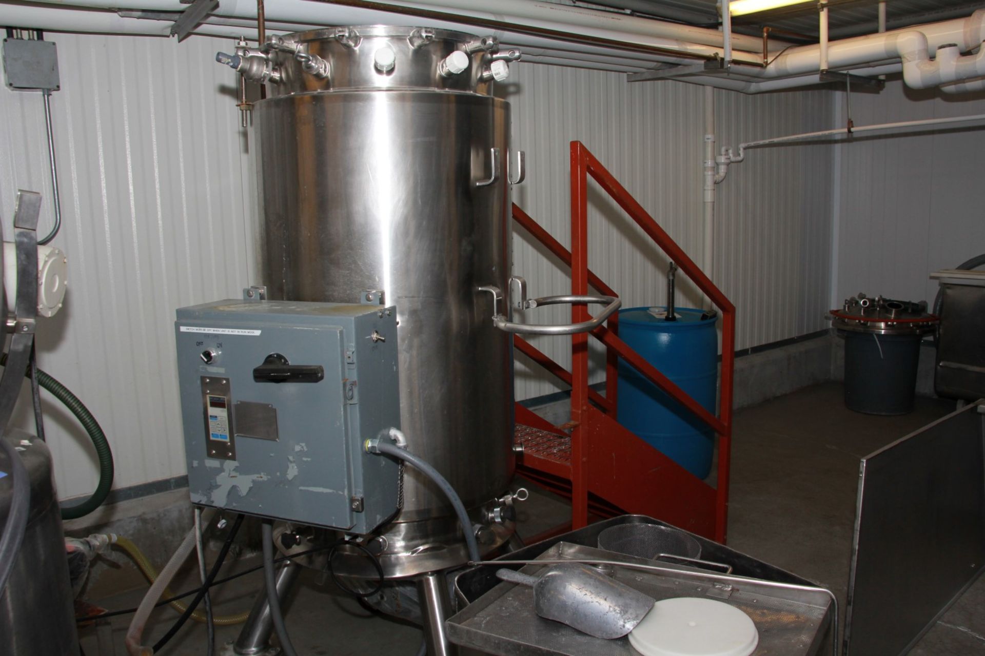 PRECISION STAINLESS 500 LITER VACUUM DESIGN REACTOR WITH 316TH STAINLESS STEEL. 100 PSI CAPACITY. - Image 4 of 7