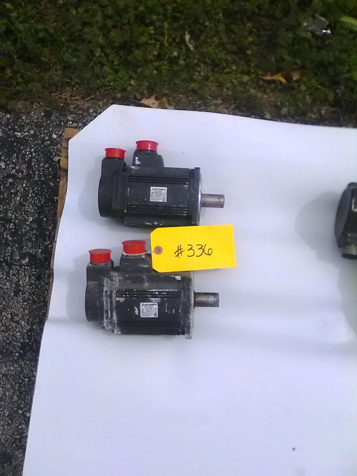 MITSUBISHI SERVO MOTORS. LOT OF (2).