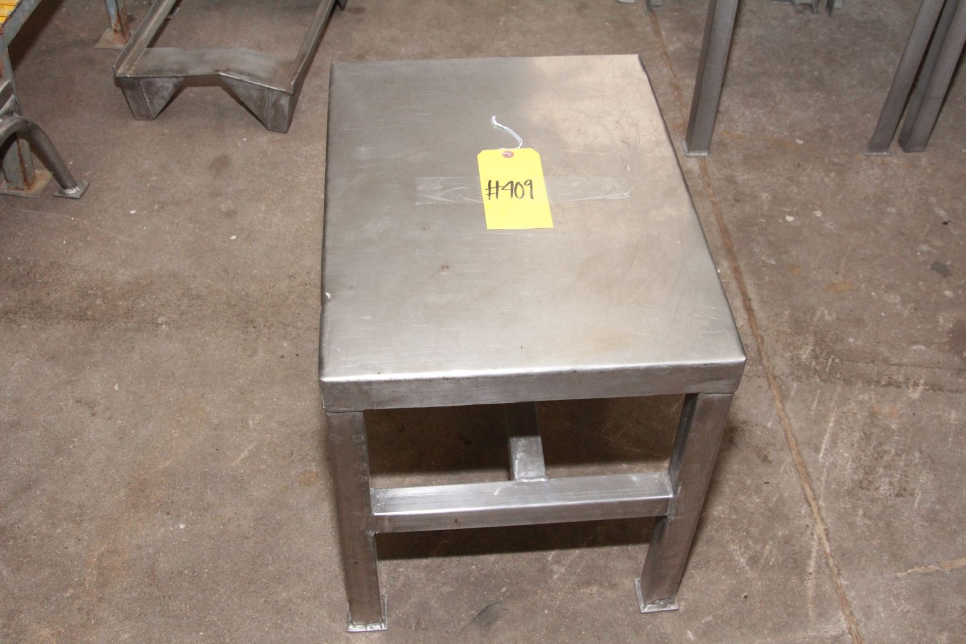 STAINLESS STEEL TABLE. 16.5" x 22.5" x 18". - Image 2 of 3