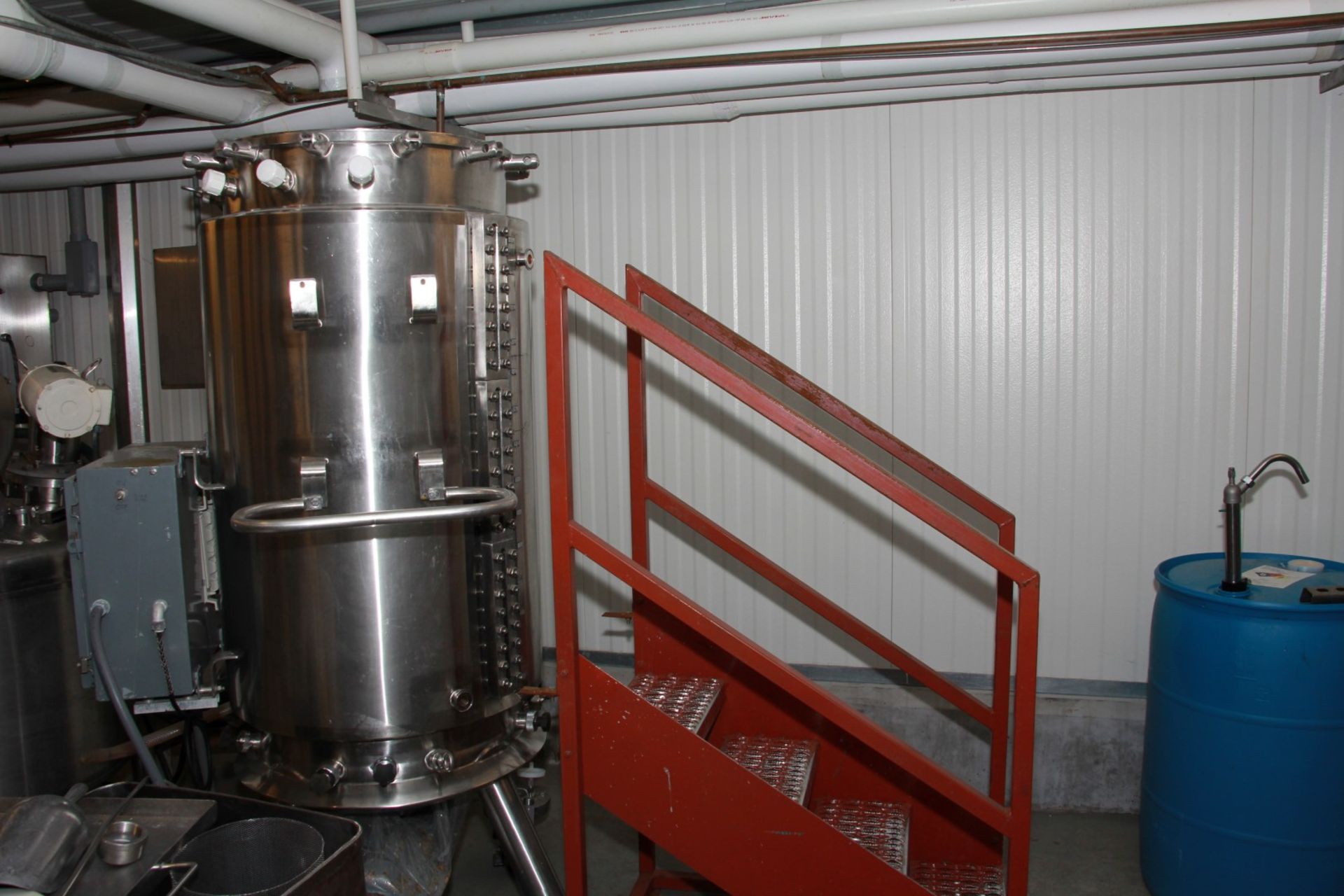 PRECISION STAINLESS 500 LITER VACUUM DESIGN REACTOR WITH 316TH STAINLESS STEEL. 100 PSI CAPACITY. - Image 5 of 7