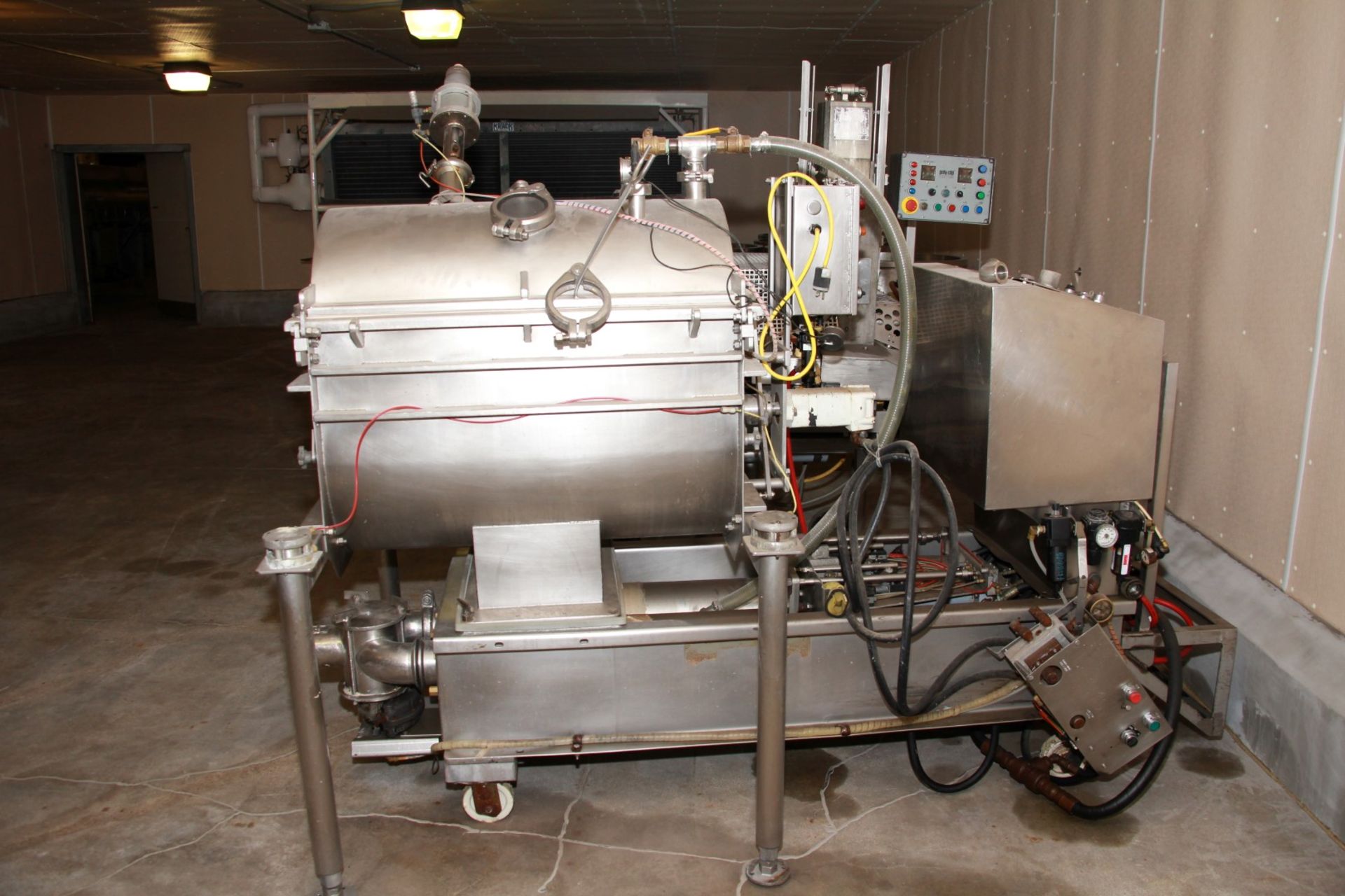 MARLEN DUAL PISTON FOOD PUMP WITH MARLEN VACUUMIZER HOPPER. MD# 670. SN: 629365. - Image 3 of 9