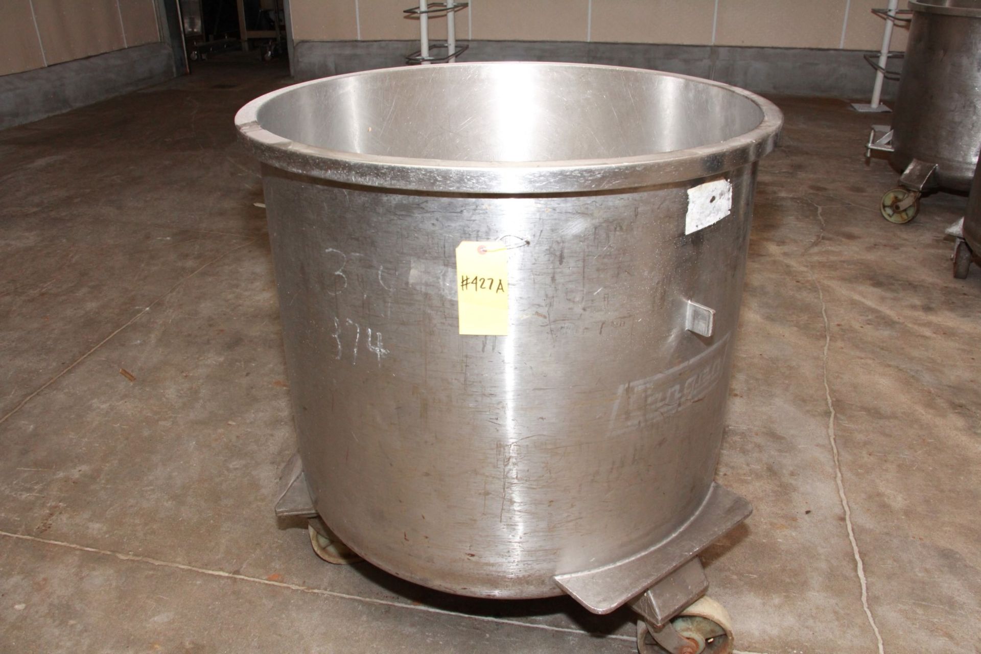 LANGEN MASSAGING VAT, 1000 LITER, NO LIDS ON CASTERS.