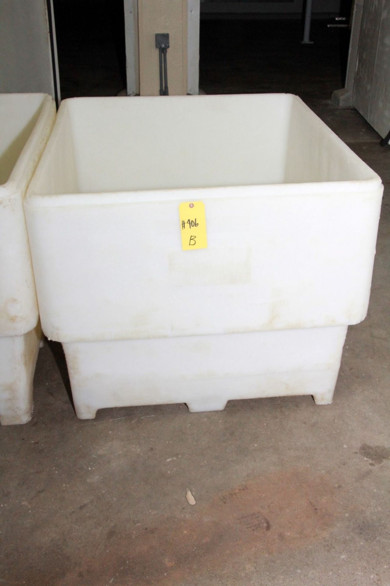 WHITE PLASTIC TUB. 42" x 50" x 34". - Image 2 of 2